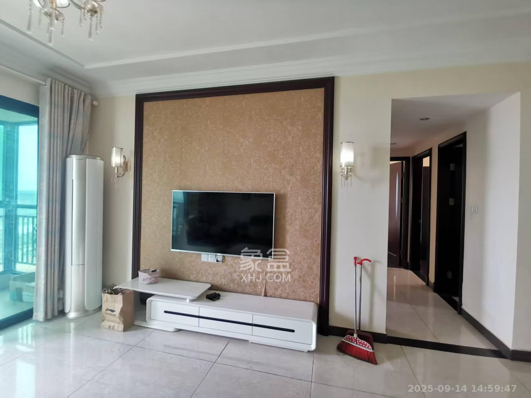 恒大翡翠华庭  1室2厅1卫    2500.0元/月 恒大翡翠华庭  1室2厅1卫    2500.0元/月室内图