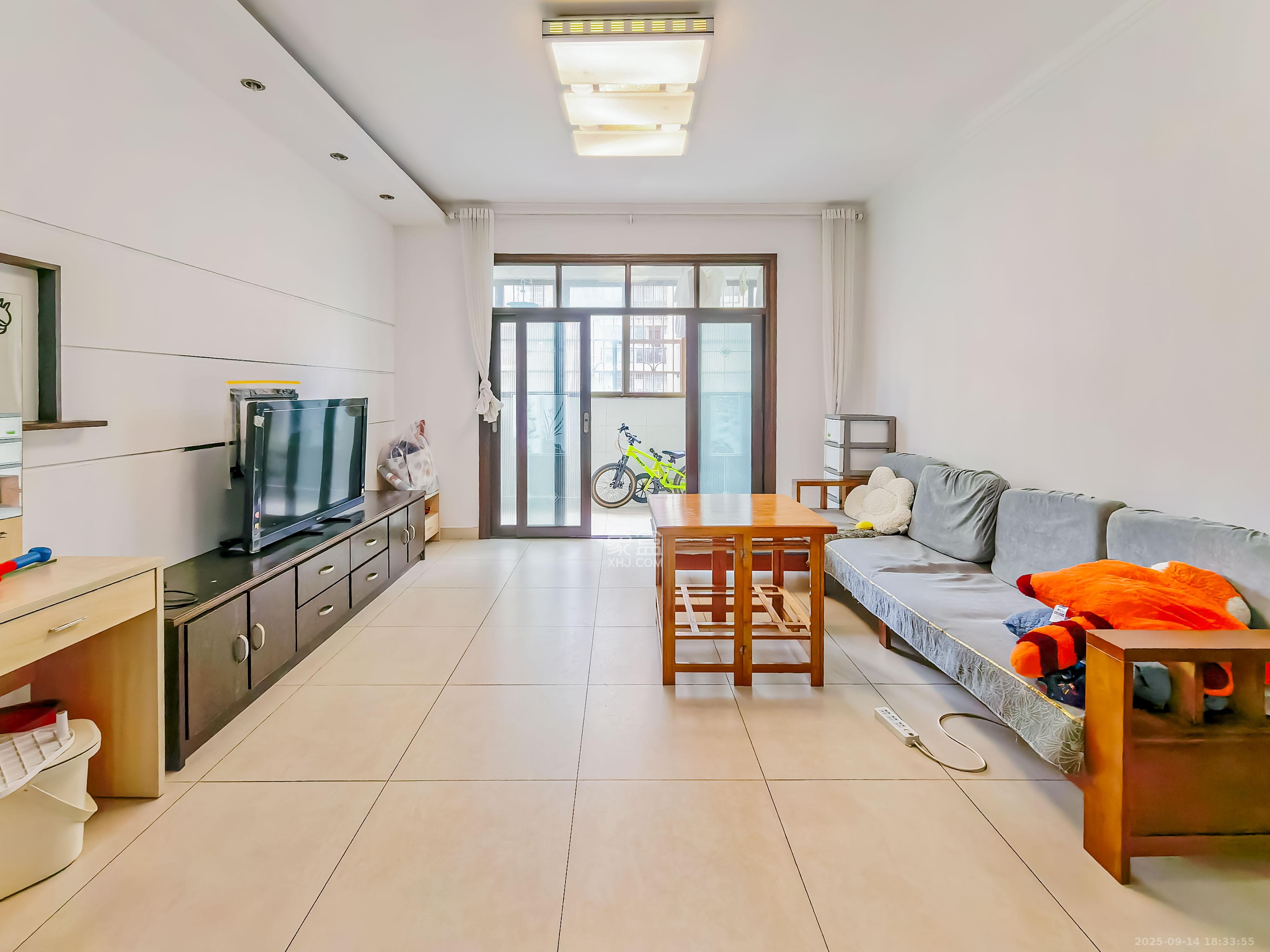 湘核佳苑  2室2厅1卫    62.0万 湘核佳苑  2室2厅1卫    62.0万客厅