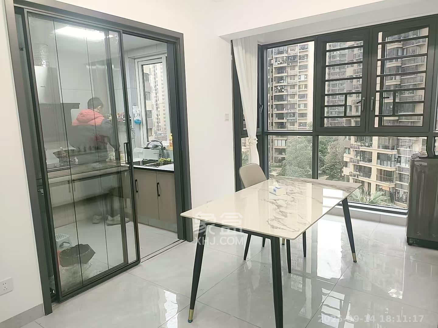 保利香槟国际 4室2厅2卫 2300.0元/月 保利香槟国际 4室2厅2卫 2300.0元/月室内图