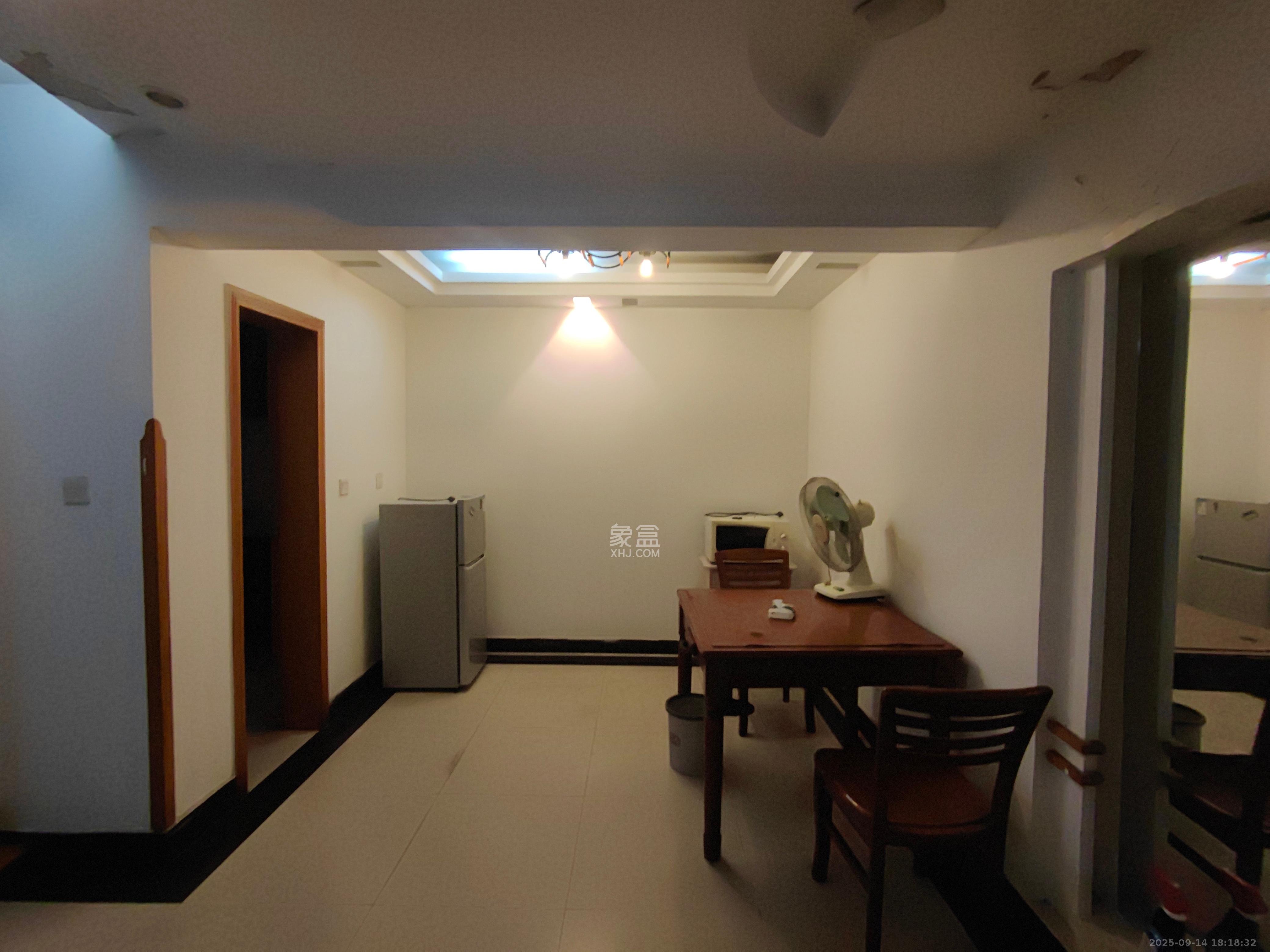 白云社区 2室2厅2卫 1200.0元/月 白云社区 2室2厅2卫 1200.0元/月室内图