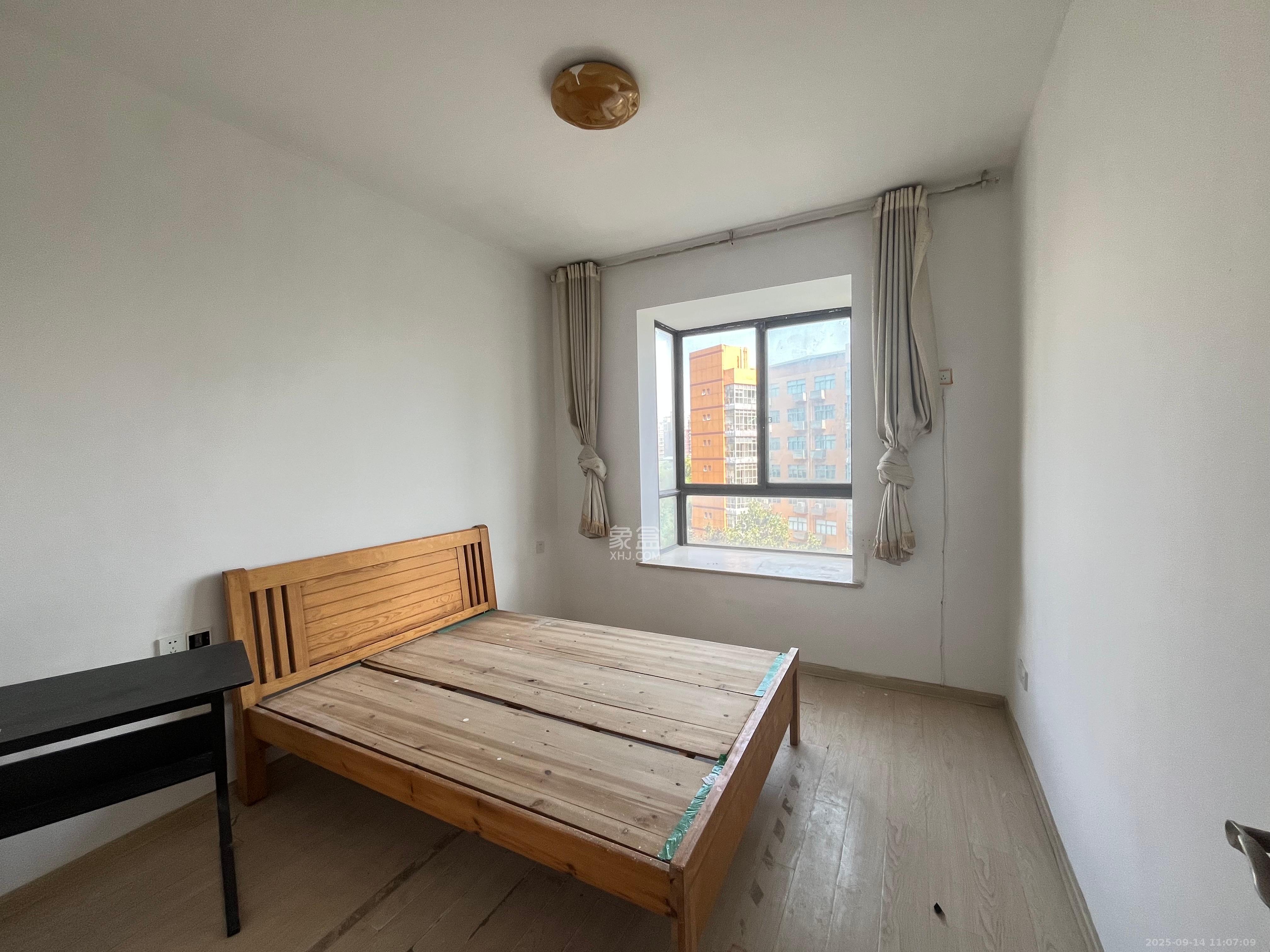 湖南省地震局单位宿舍 3室2厅2卫 2500.0元/月 湖南省地震局单位宿舍 3室2厅2卫 2500.0元/月室内图