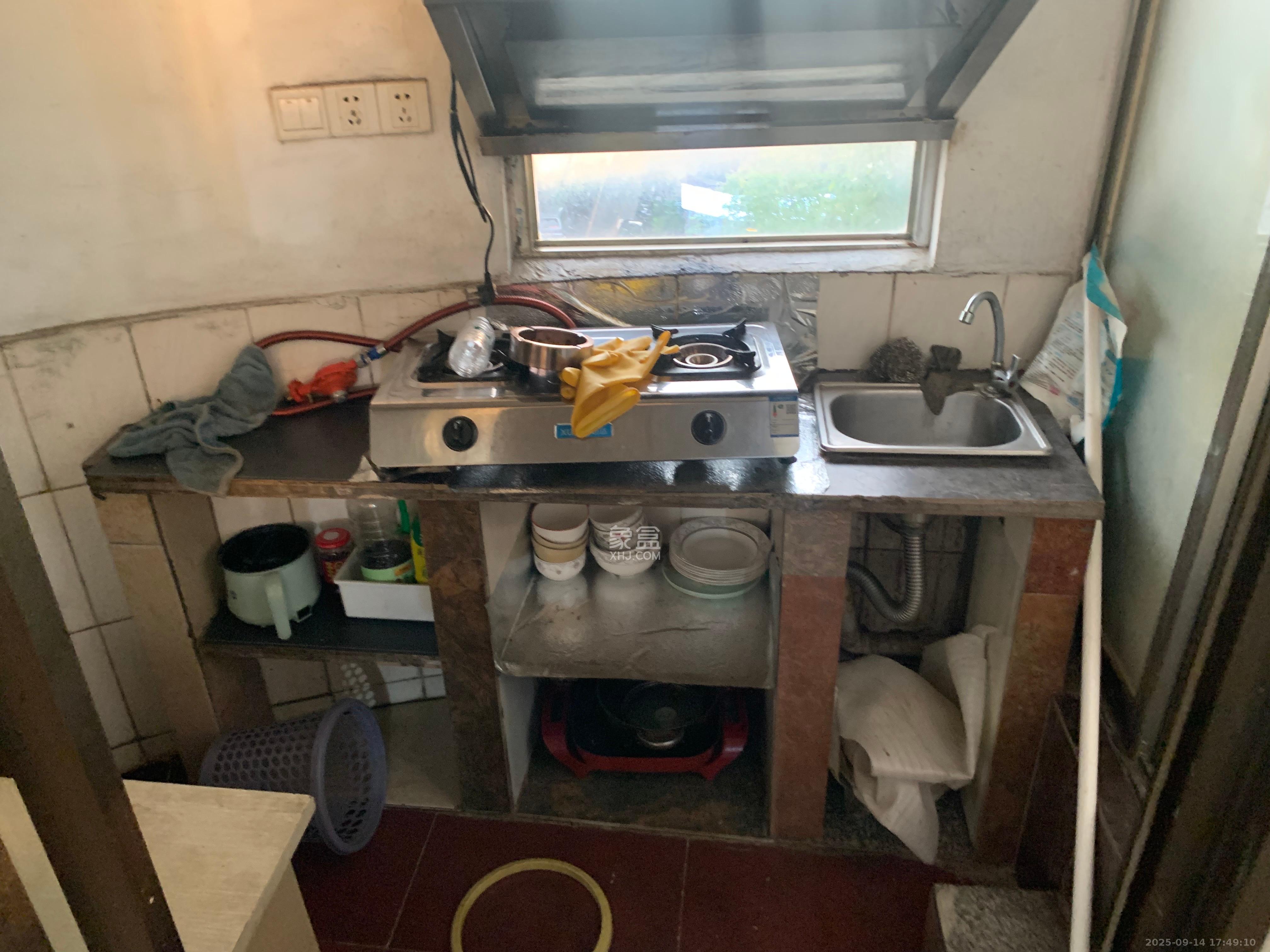 汽车西站商贸城(河西望城坡) 2室1厅1卫 1500.0元/月 汽车西站商贸城(河西望城坡) 2室1厅1卫 1500.0元/月室内图