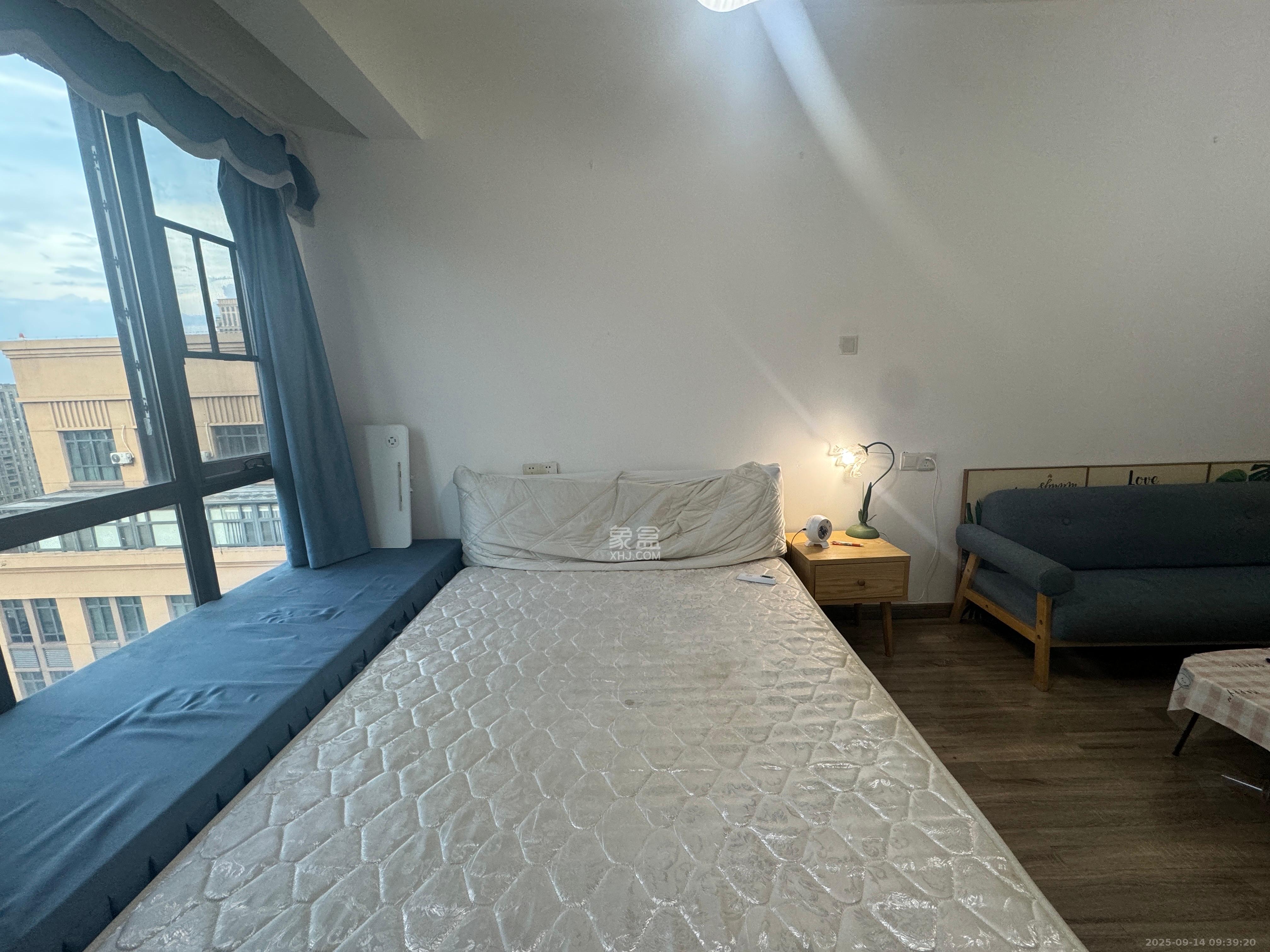 荣悦台 1室1厅1卫 1800.0元/月 荣悦台 1室1厅1卫 1800.0元/月室内图