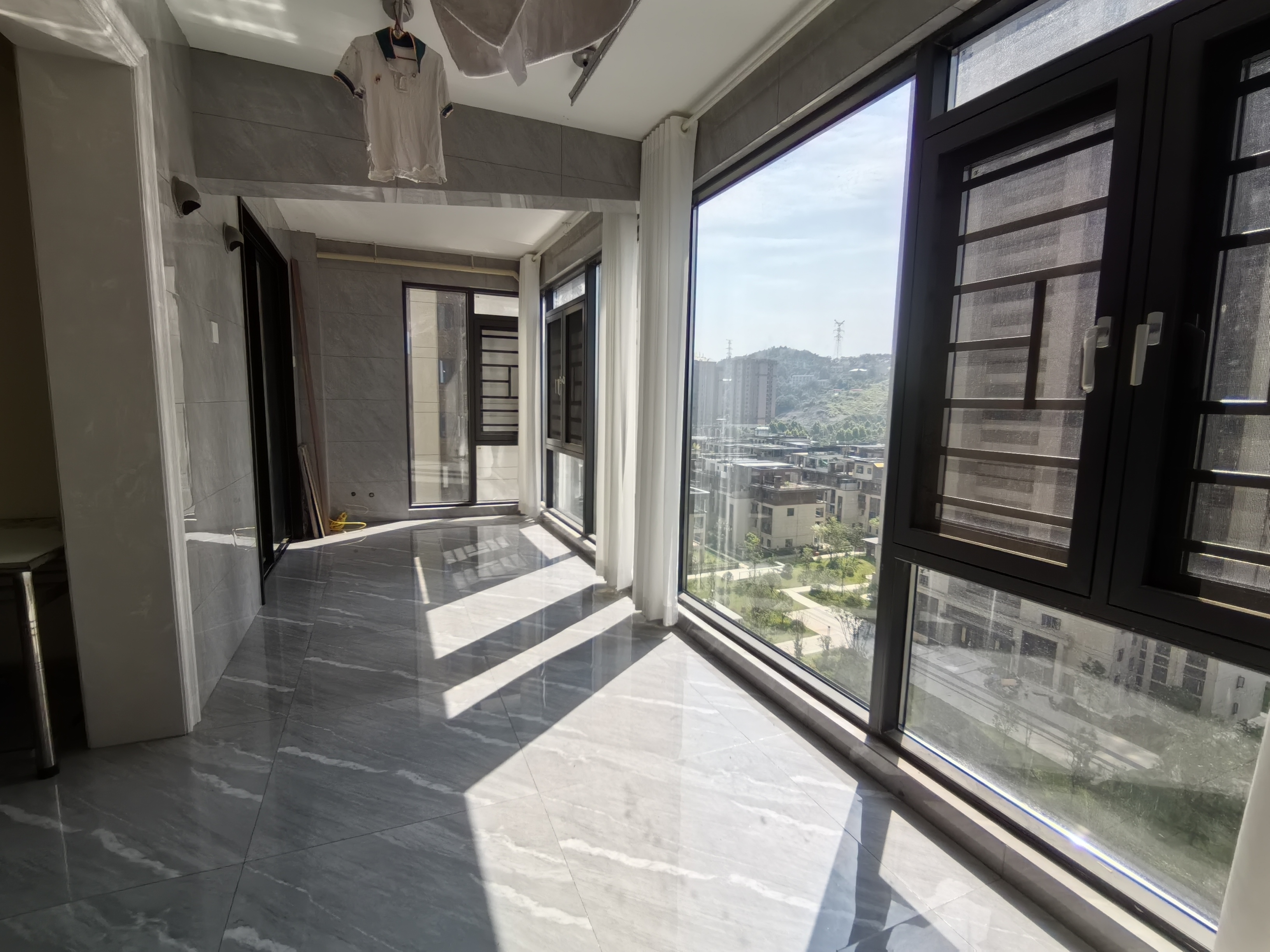 碧桂园翘楚棠  4室2厅2卫    2000.0元/月室内图