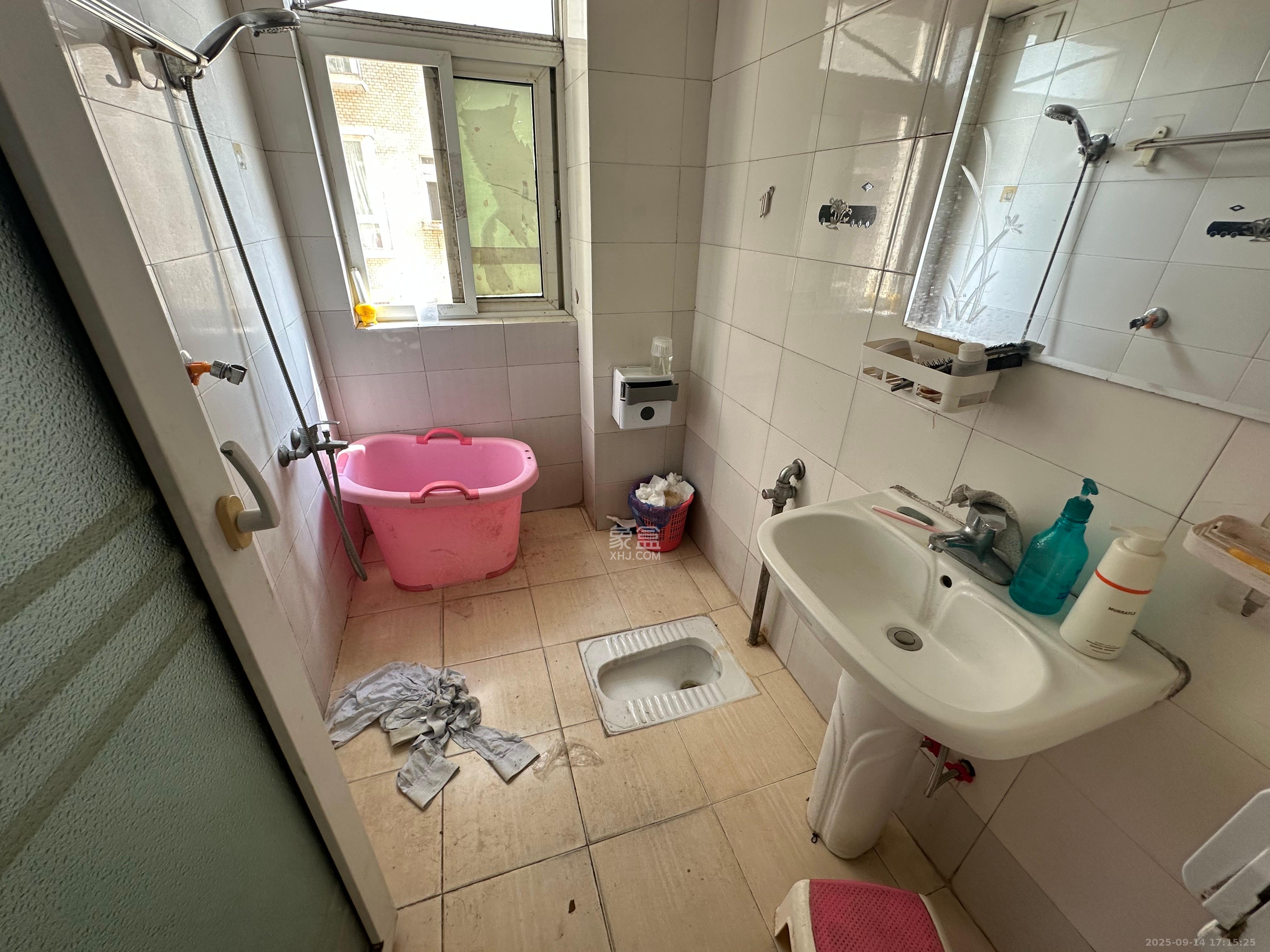 金碧文华  2室2厅1卫    2000.0元/月 金碧文华  2室2厅1卫    2000.0元/月室内图