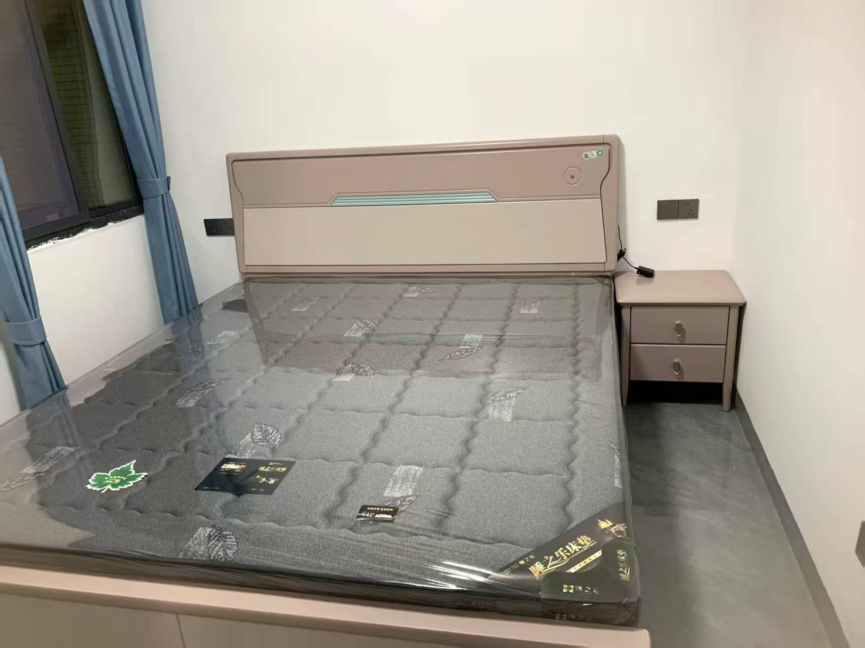 互助小区电梯房  4室2厅2卫    2600.0元/月室内图