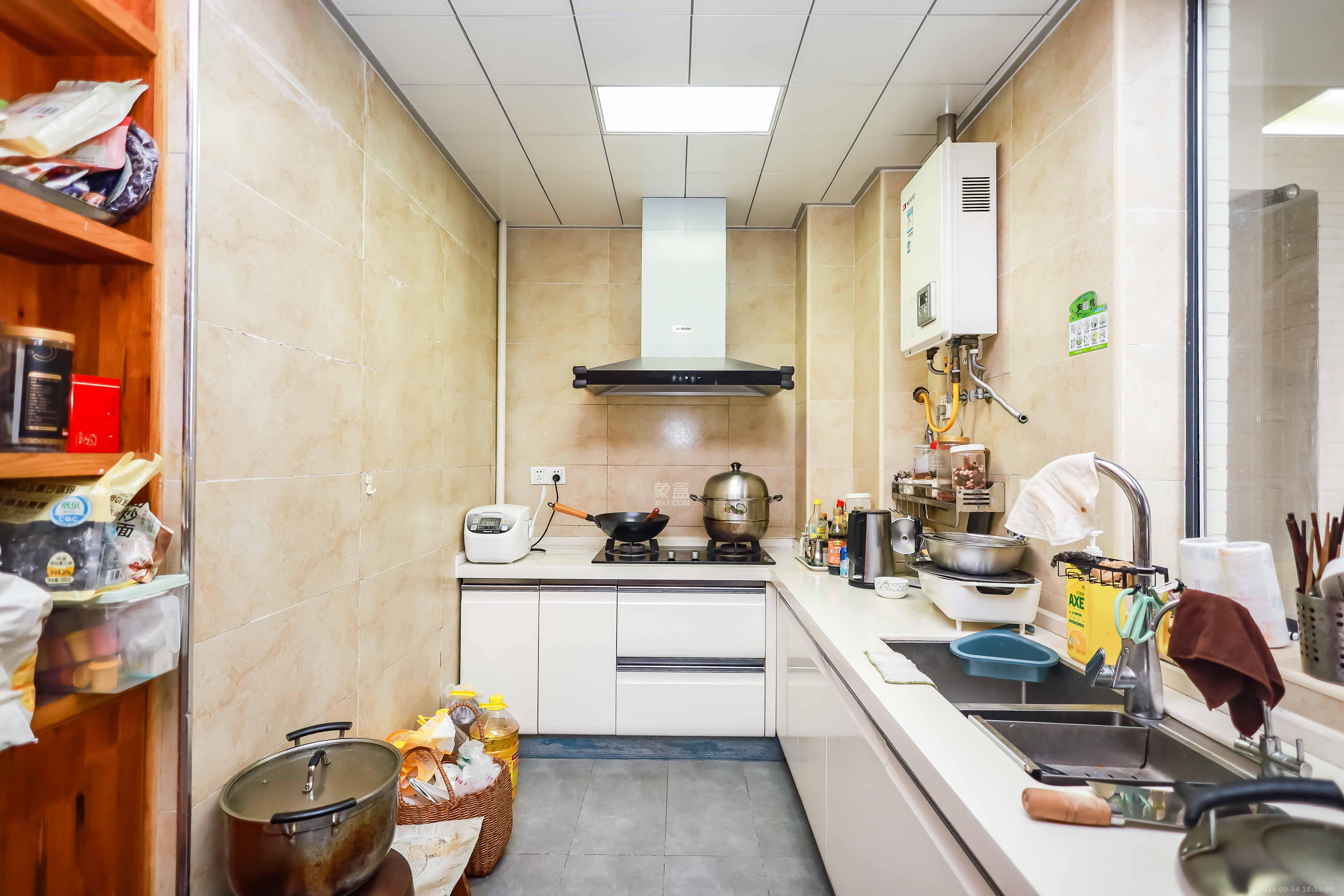 莱茵城 3室2厅2卫 92.8万 莱茵城 3室2厅2卫 92.8万厨房