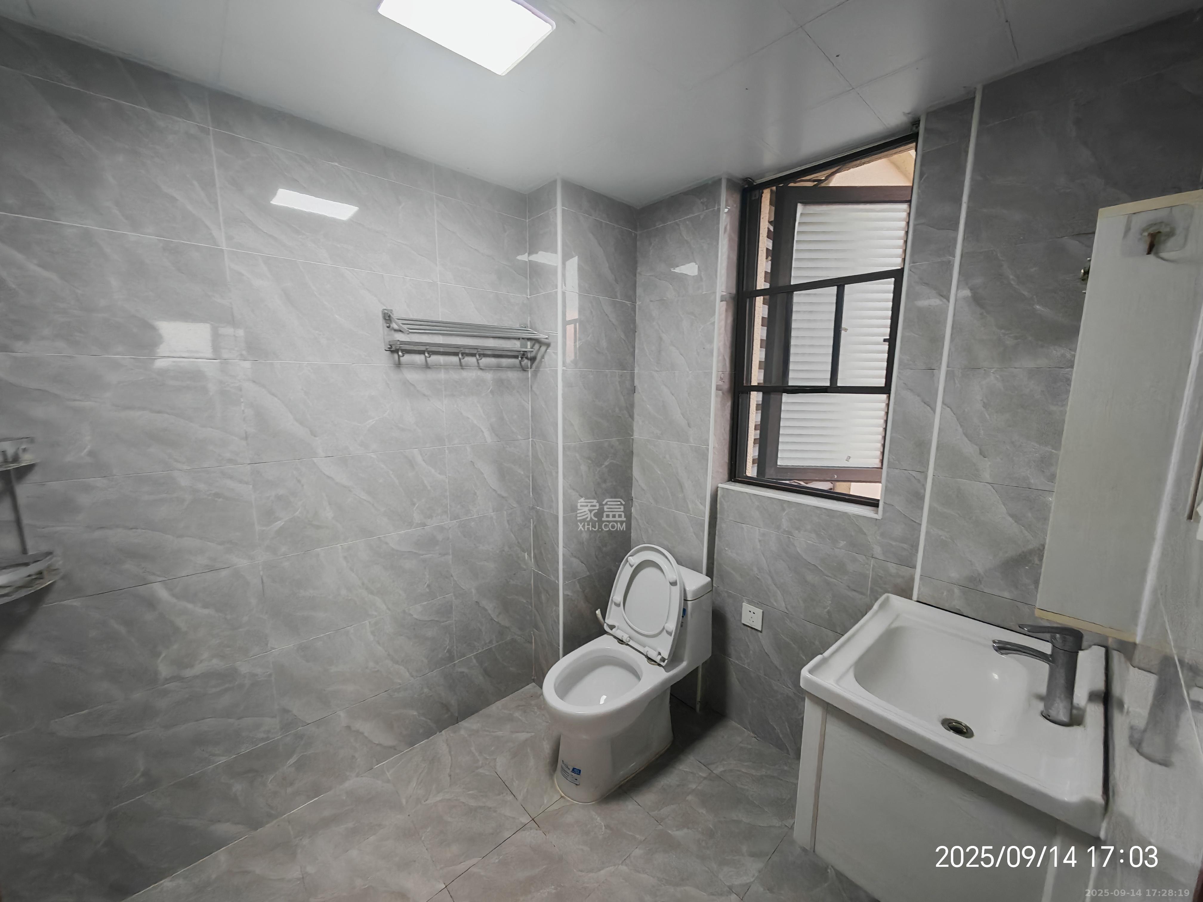 梅溪正荣府  4室2厅2卫    3400.0元/月室内图