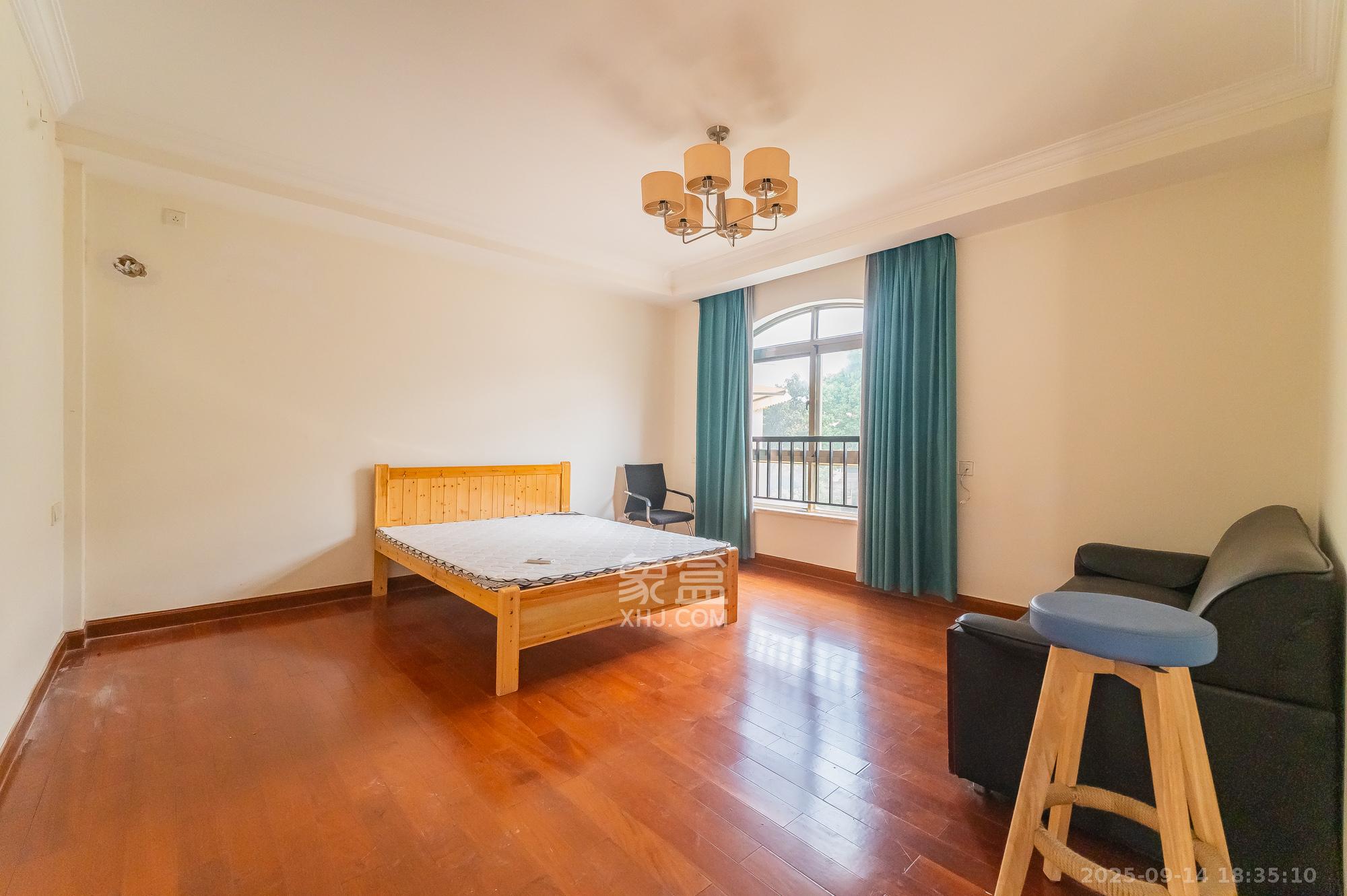 碧桂园威尼斯城  5室2厅3卫    706.88万 碧桂园威尼斯城  5室2厅3卫    706.88万卧室