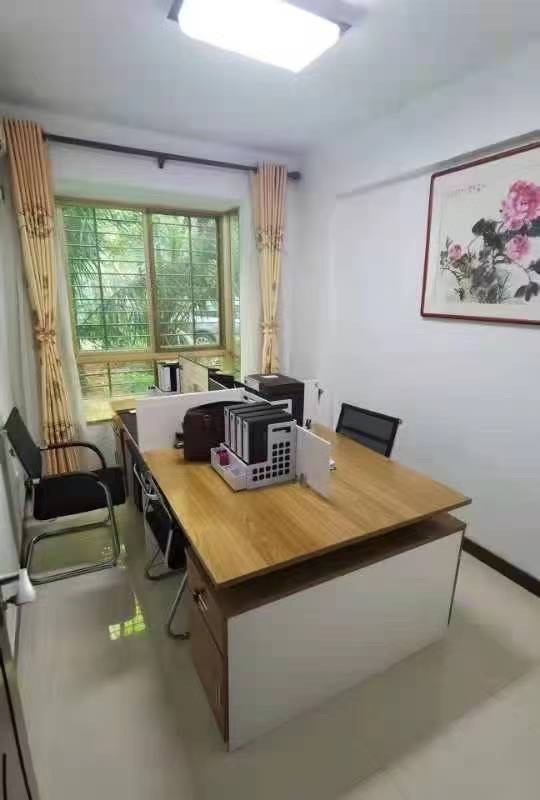 省人大机关住宅小区(海府一横路) 4室2厅2卫 242.0万 省人大机关住宅小区(海府一横路) 4室2厅2卫 242.0万客厅