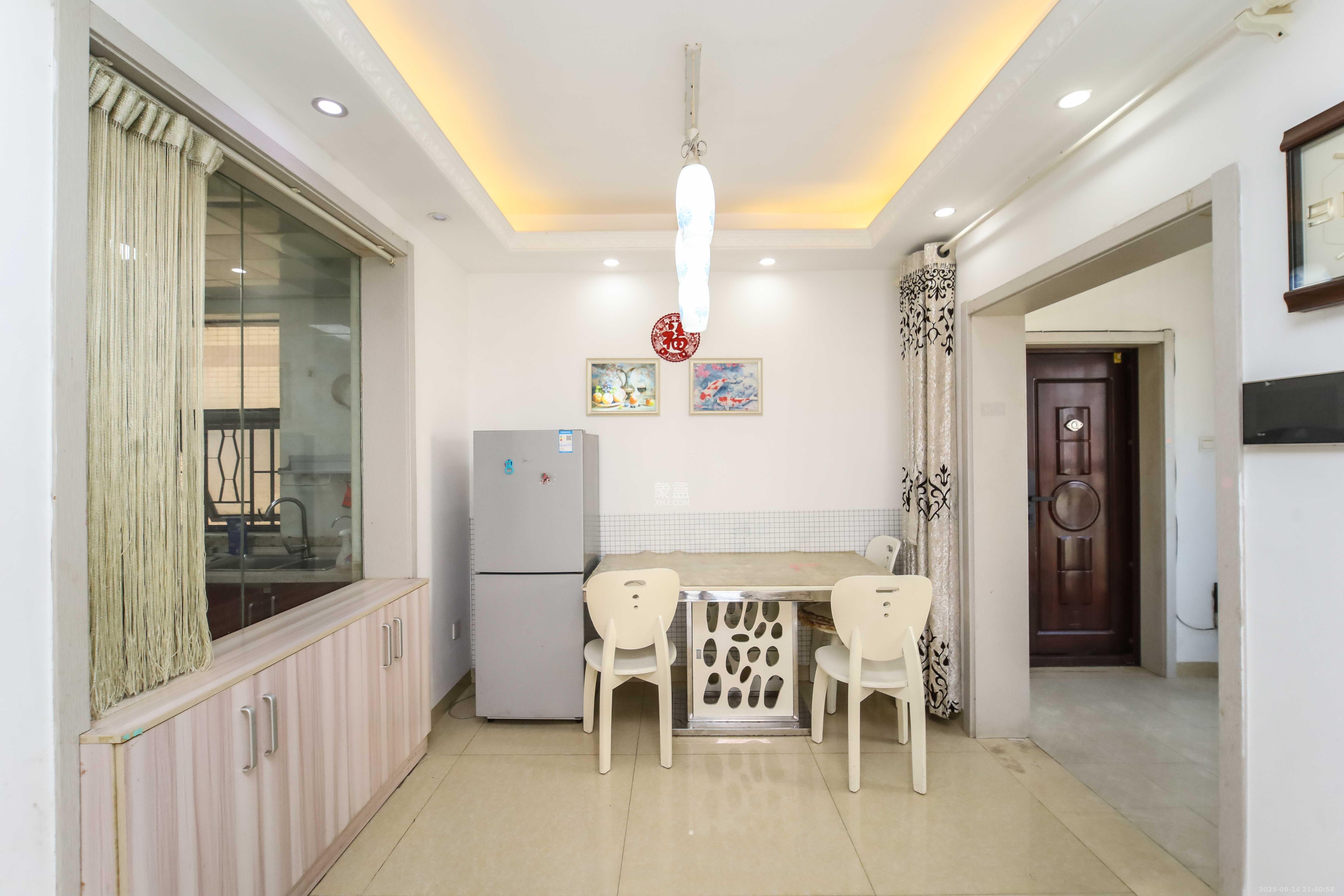 鸿基橄榄君庭  4室2厅2卫    96.0万 鸿基橄榄君庭  4室2厅2卫    96.0万客厅