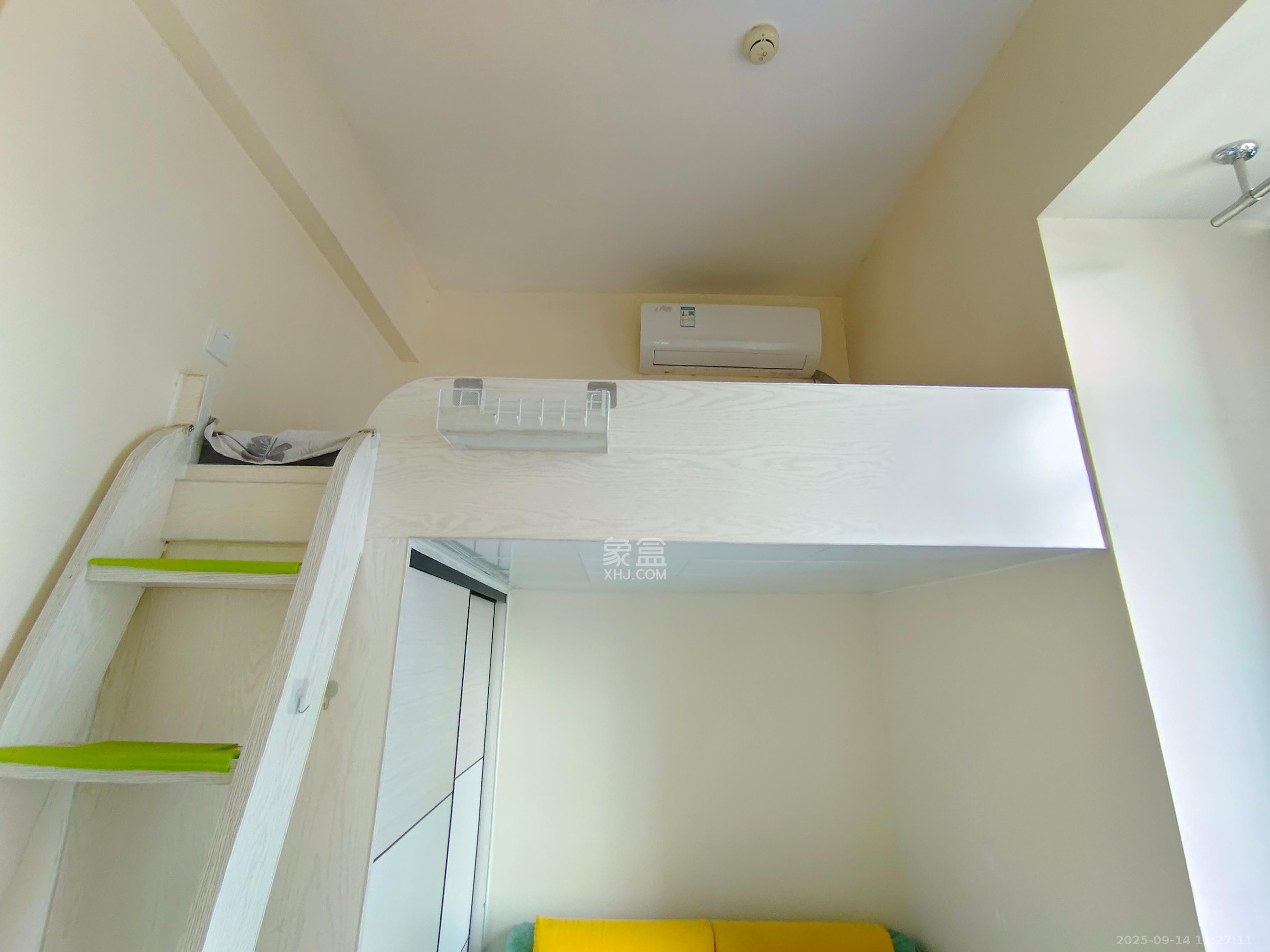 兰亭湾畔 1室1厅1卫 1100.0元/月 兰亭湾畔 1室1厅1卫 1100.0元/月室内图