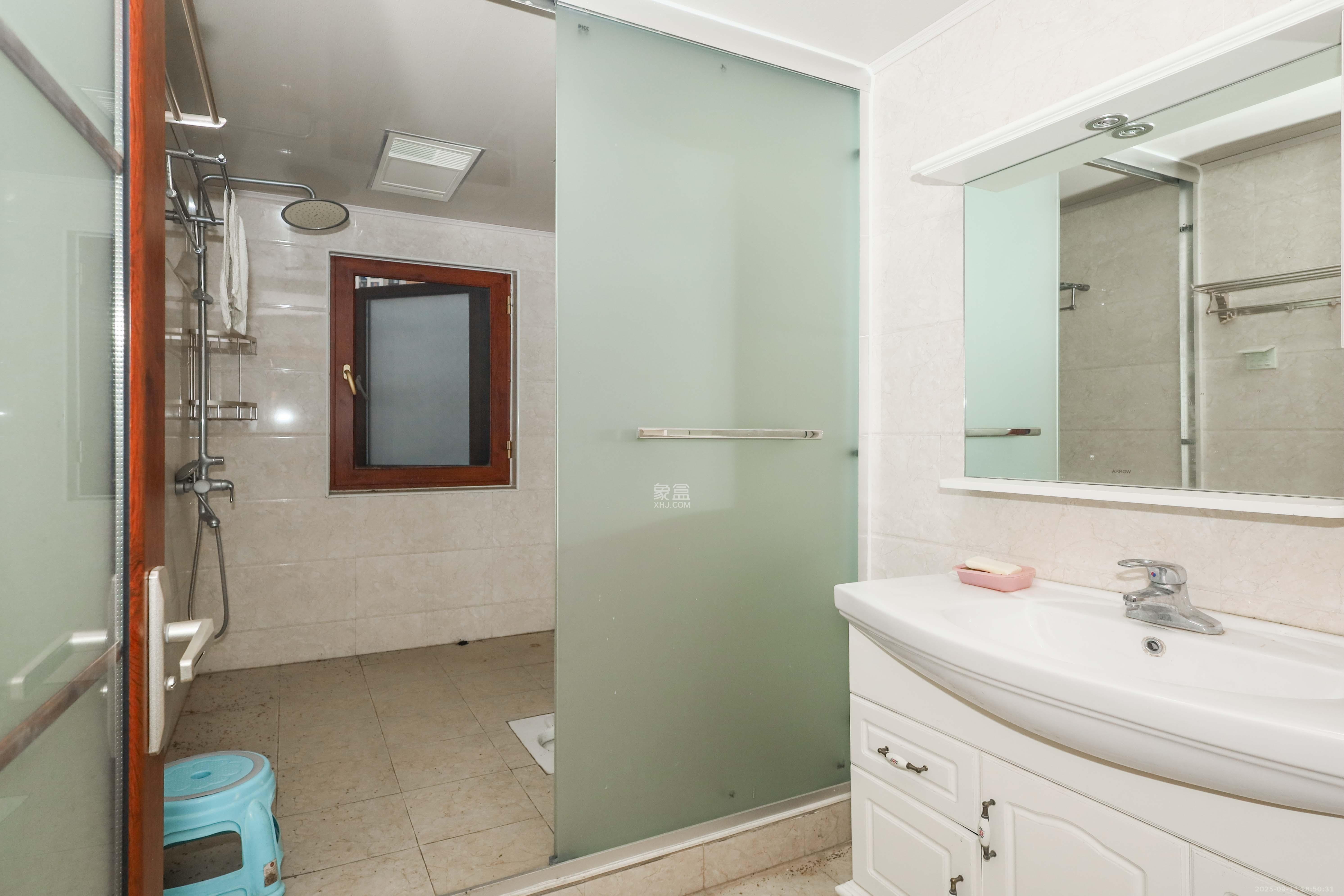 和泓梅溪四季 4室2厅2卫 180.0万 和泓梅溪四季 4室2厅2卫 180.0万卫生间