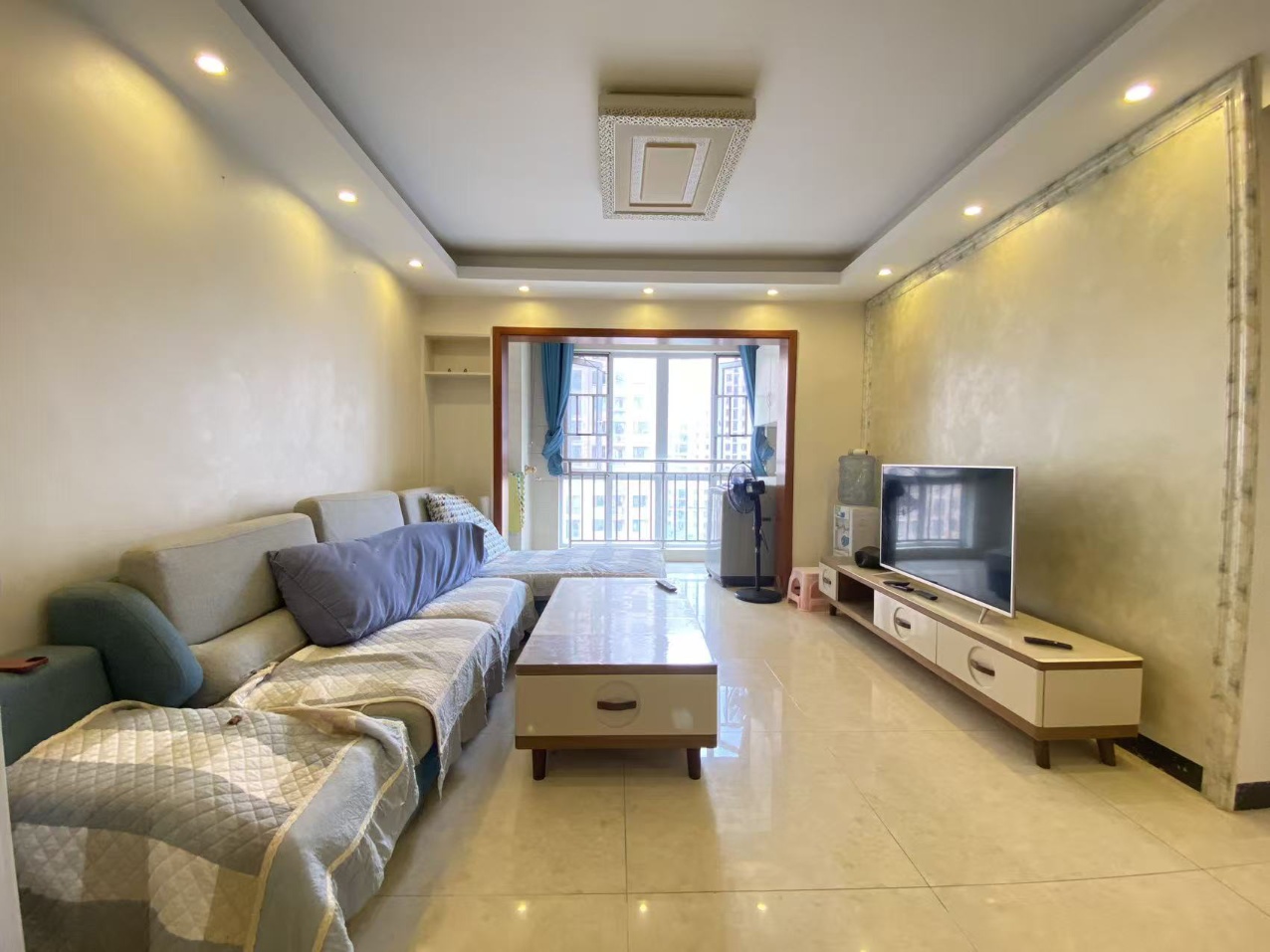 丽发新城 2室2厅1卫 1800.0元/月 丽发新城 2室2厅1卫 1800.0元/月户型图