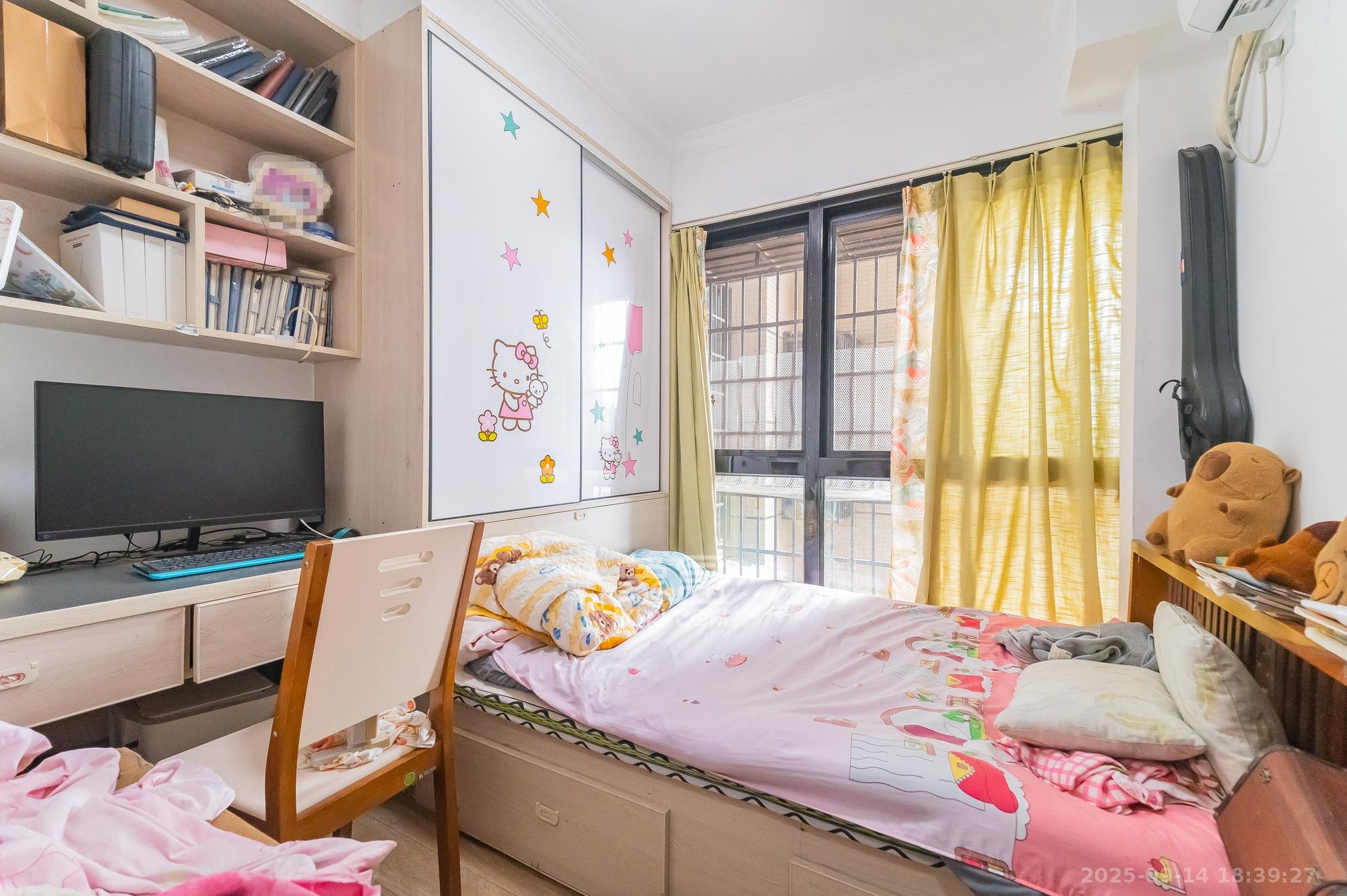 国泰九龙湾 3室2厅1卫 65.0万 国泰九龙湾 3室2厅1卫 65.0万卧室