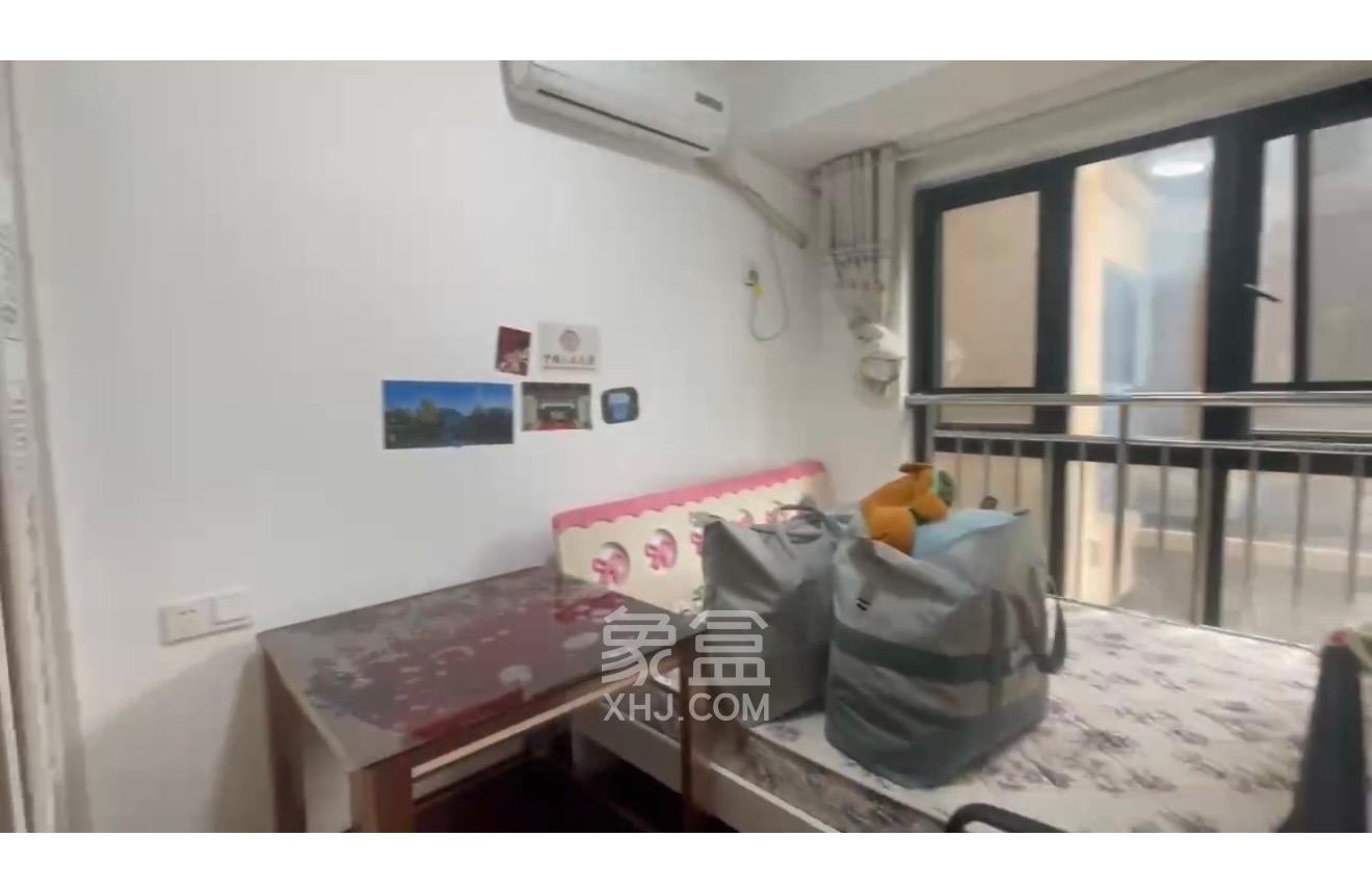 阿普阿布  4室2厅2卫   2600.00元/月室内图