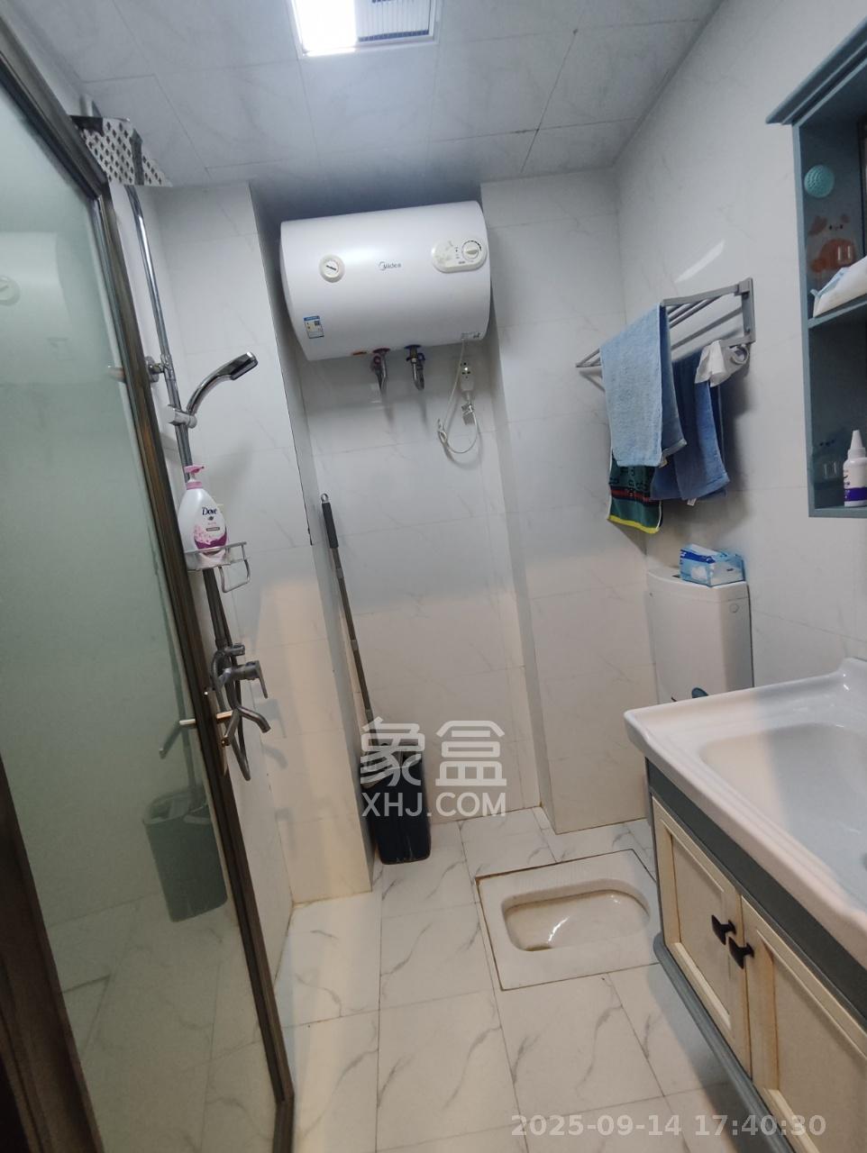 步行街大厦  1室1厅1卫   1200.00元/月室内图