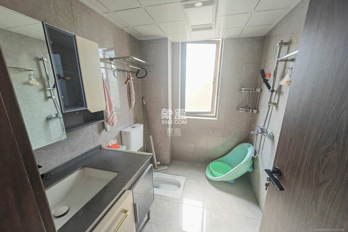 绿地海外滩二期  3室2厅2卫    3000.0元/月 绿地海外滩二期  3室2厅2卫    3000.0元/月室内图