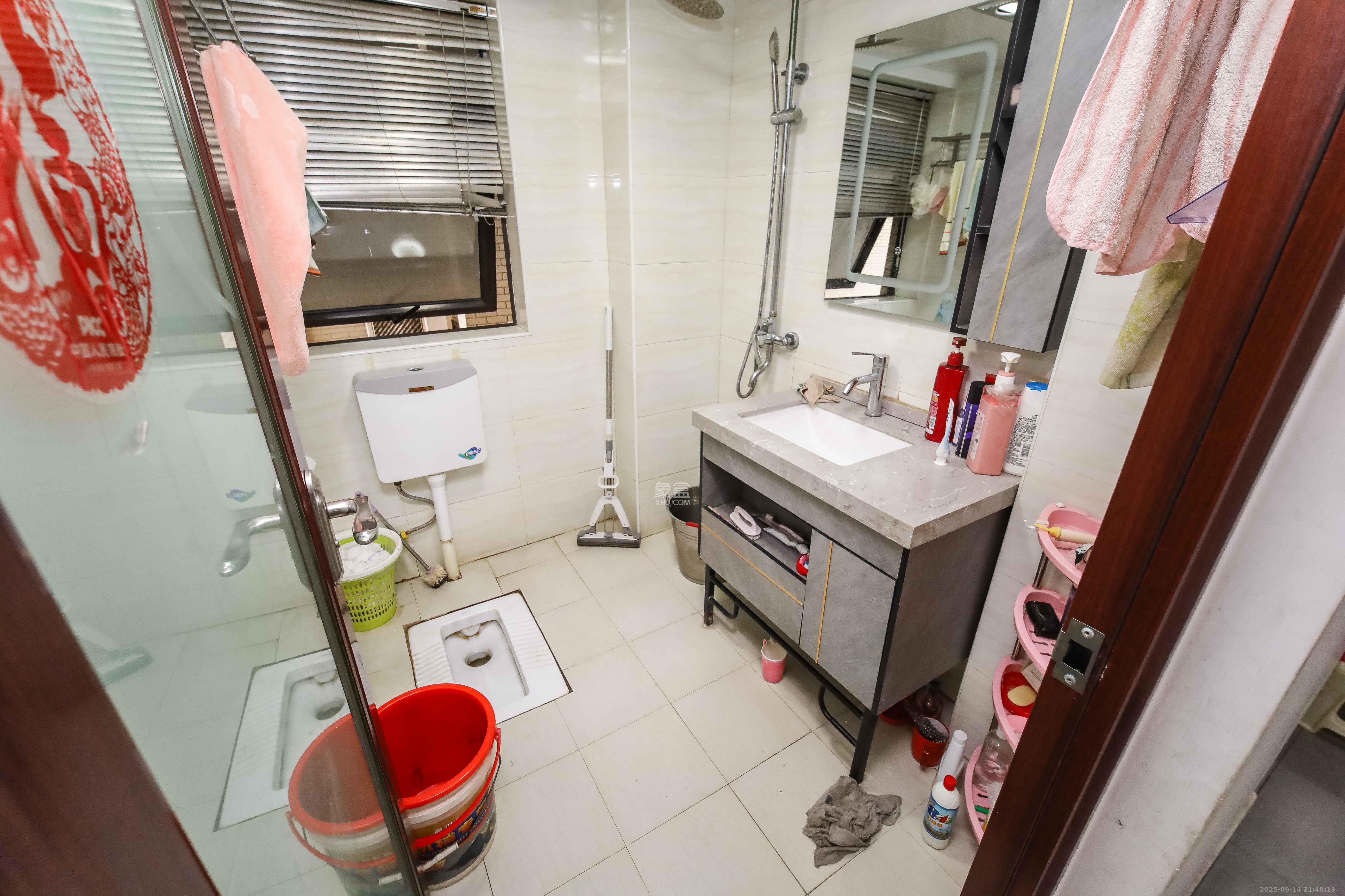 上东辛顿公寓  3室2厅1卫    65.0万卫生间