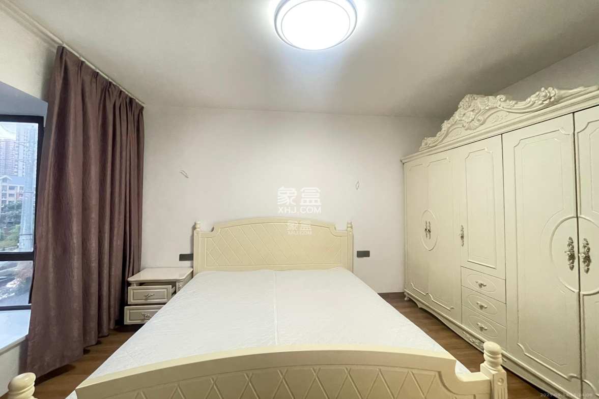 润和滨江府 4室2厅2卫 2800.0元/月 润和滨江府 4室2厅2卫 2800.0元/月室内图