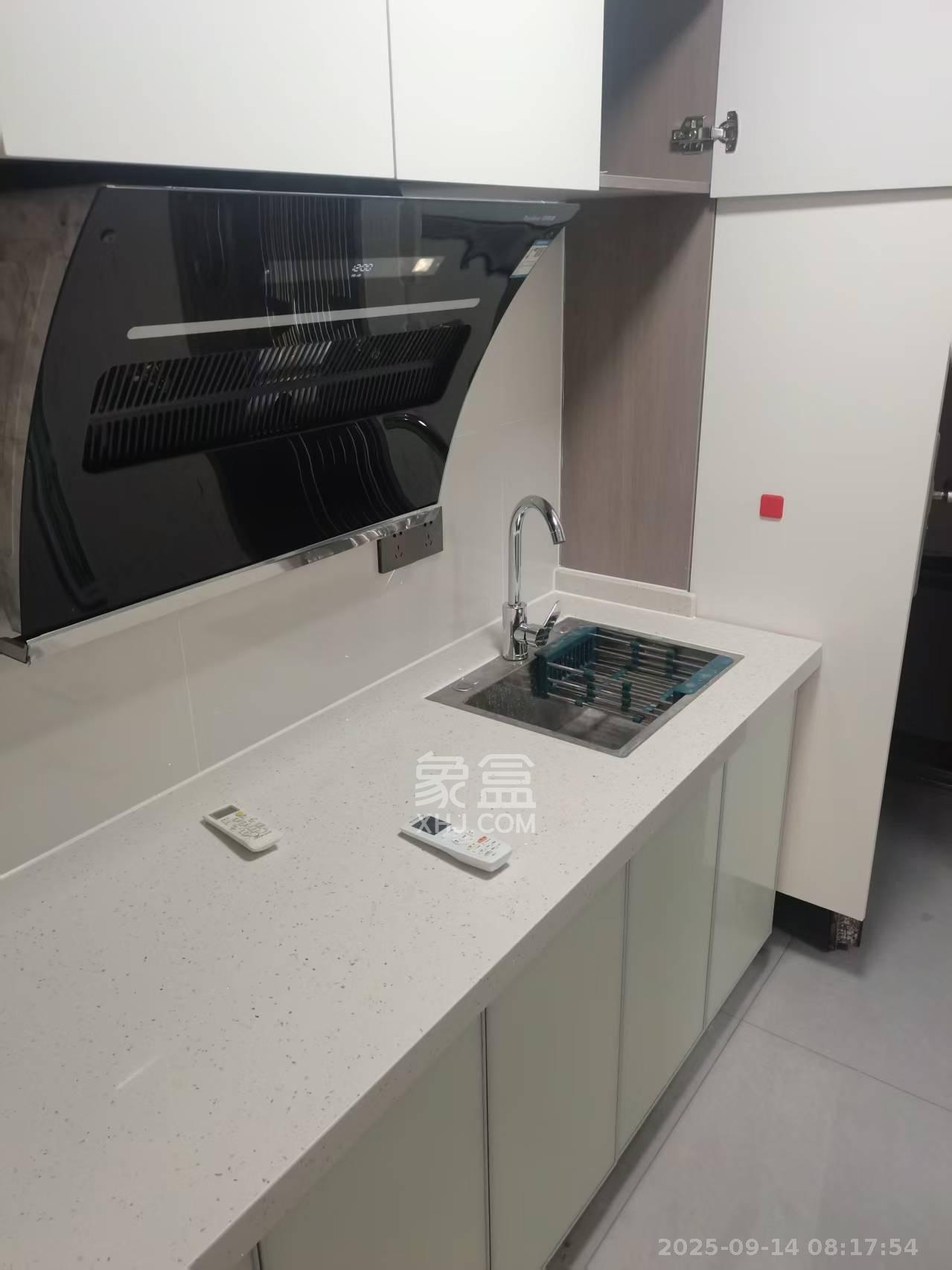 星沙算中心  1室1厅1卫    1600.0元/月室内图