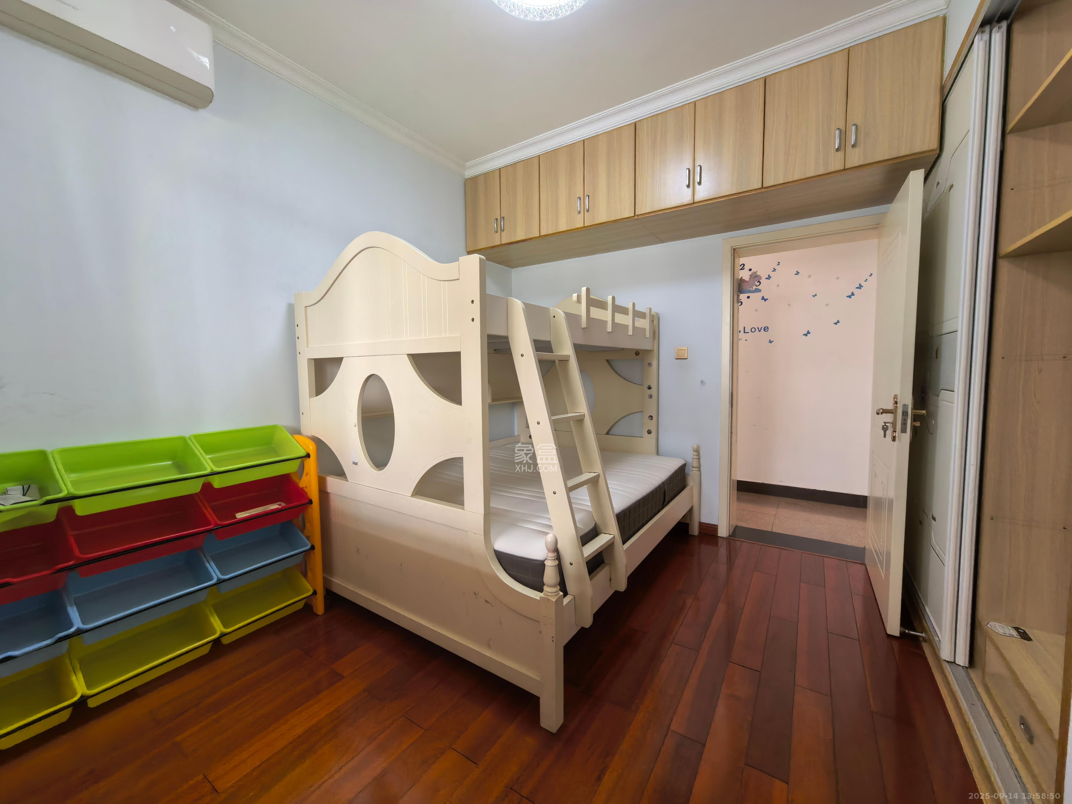 滨河小区 3室2厅1卫 2000.0元/月 滨河小区 3室2厅1卫 2000.0元/月室内图