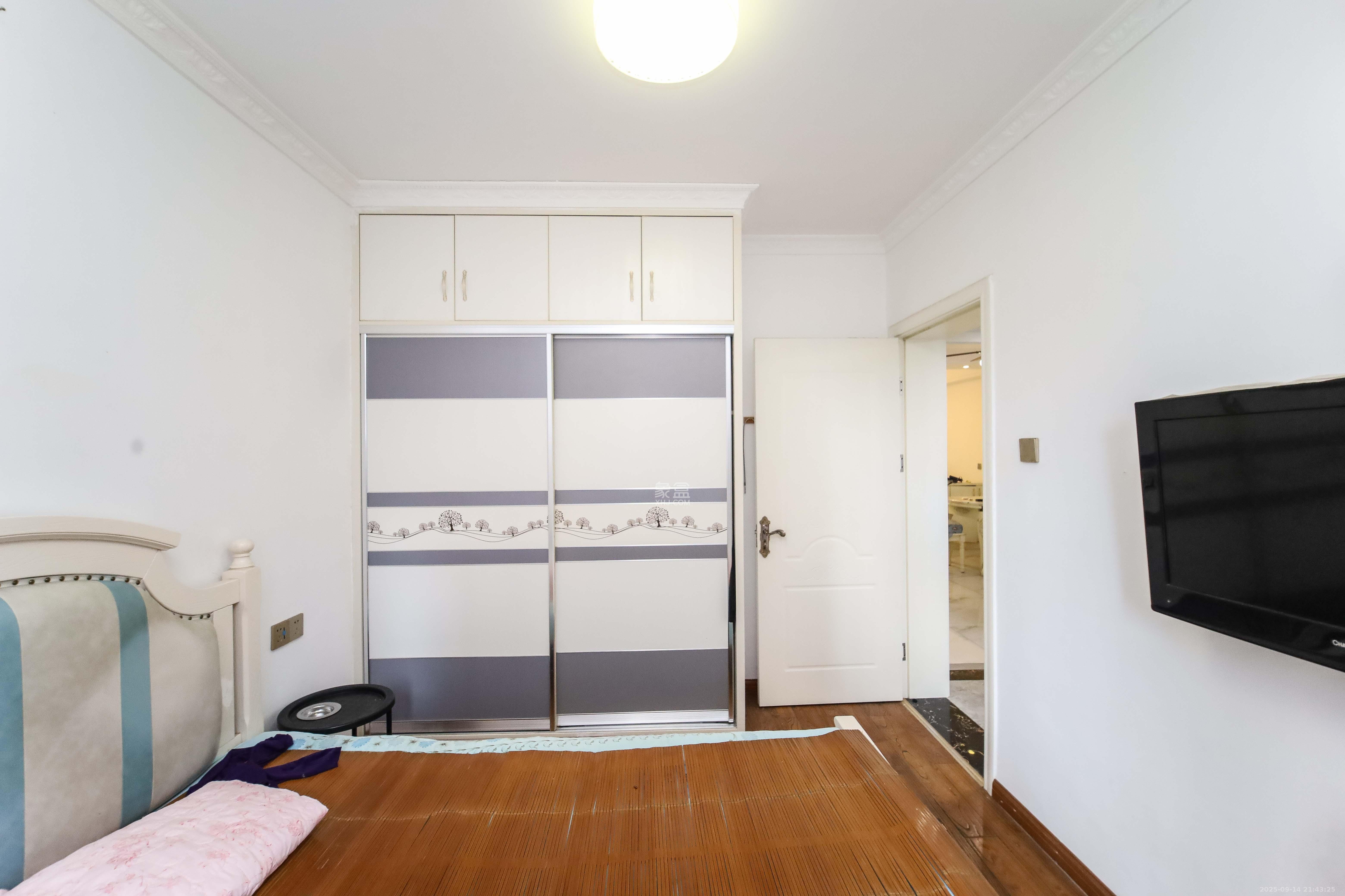 中欣楚天熙苑  3室2厅2卫    102.8万 中欣楚天熙苑  3室2厅2卫    102.8万卧室