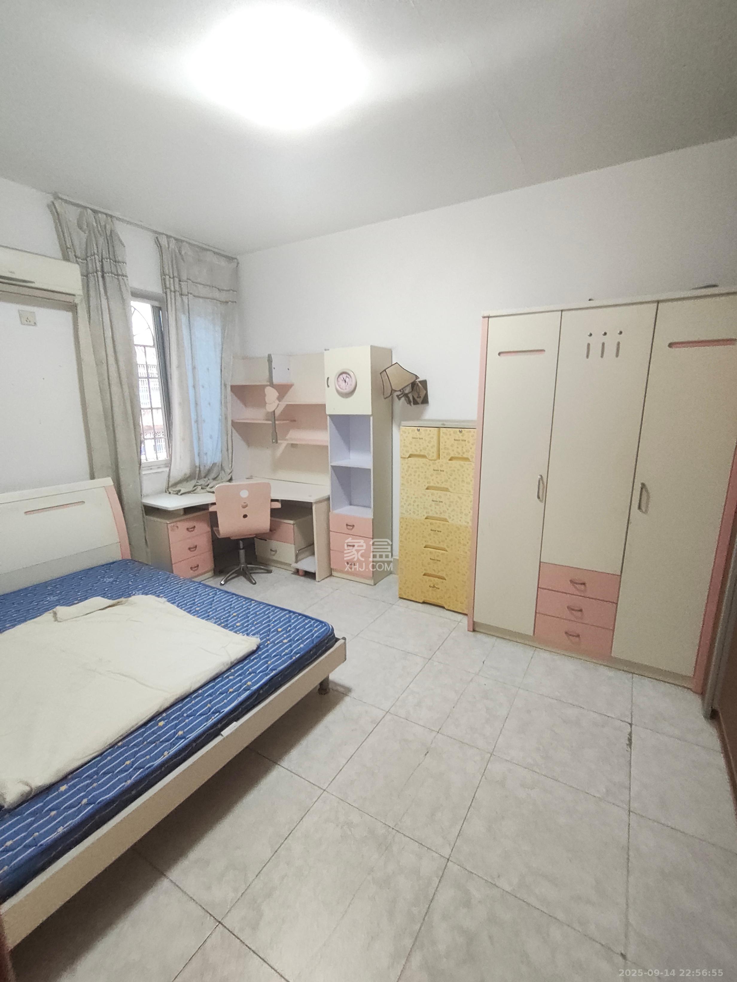 新青年公寓  1室1厅1卫    2000.0元/月 新青年公寓  1室1厅1卫    2000.0元/月室内图