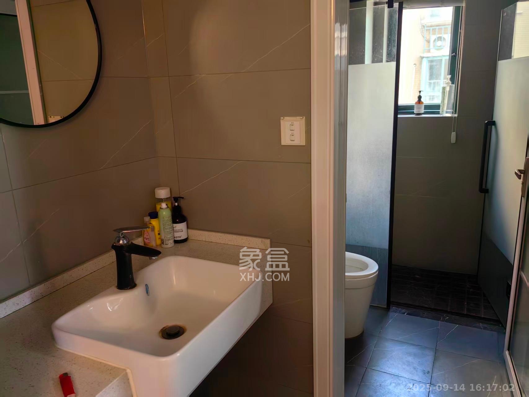 东玺门 2室2厅1卫 3200.0元/月 东玺门 2室2厅1卫 3200.0元/月室内图