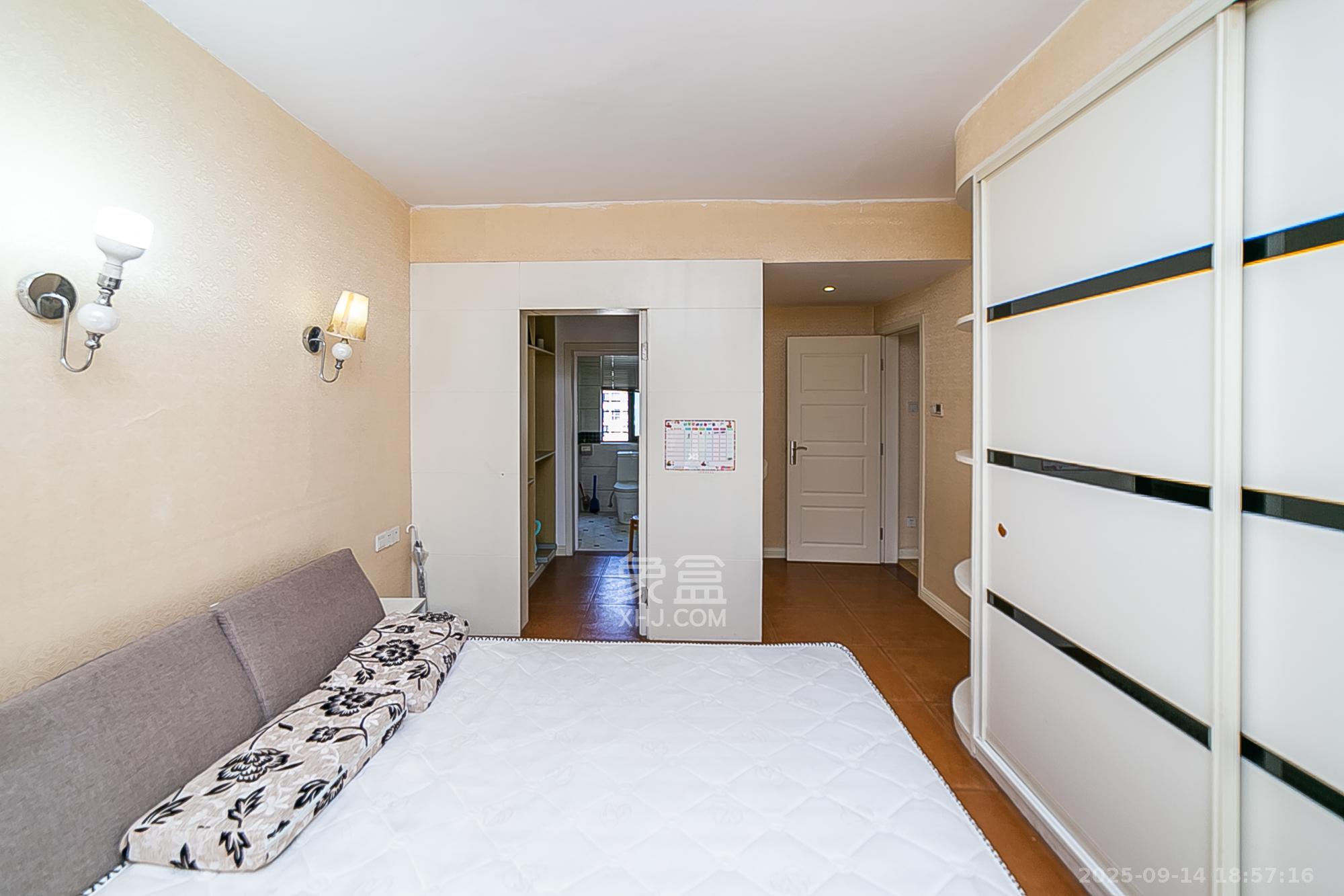 钱隆樽品(一、二、三期)  3室2厅2卫    108.0万 钱隆樽品(一、二、三期)  3室2厅2卫    108.0万卧室