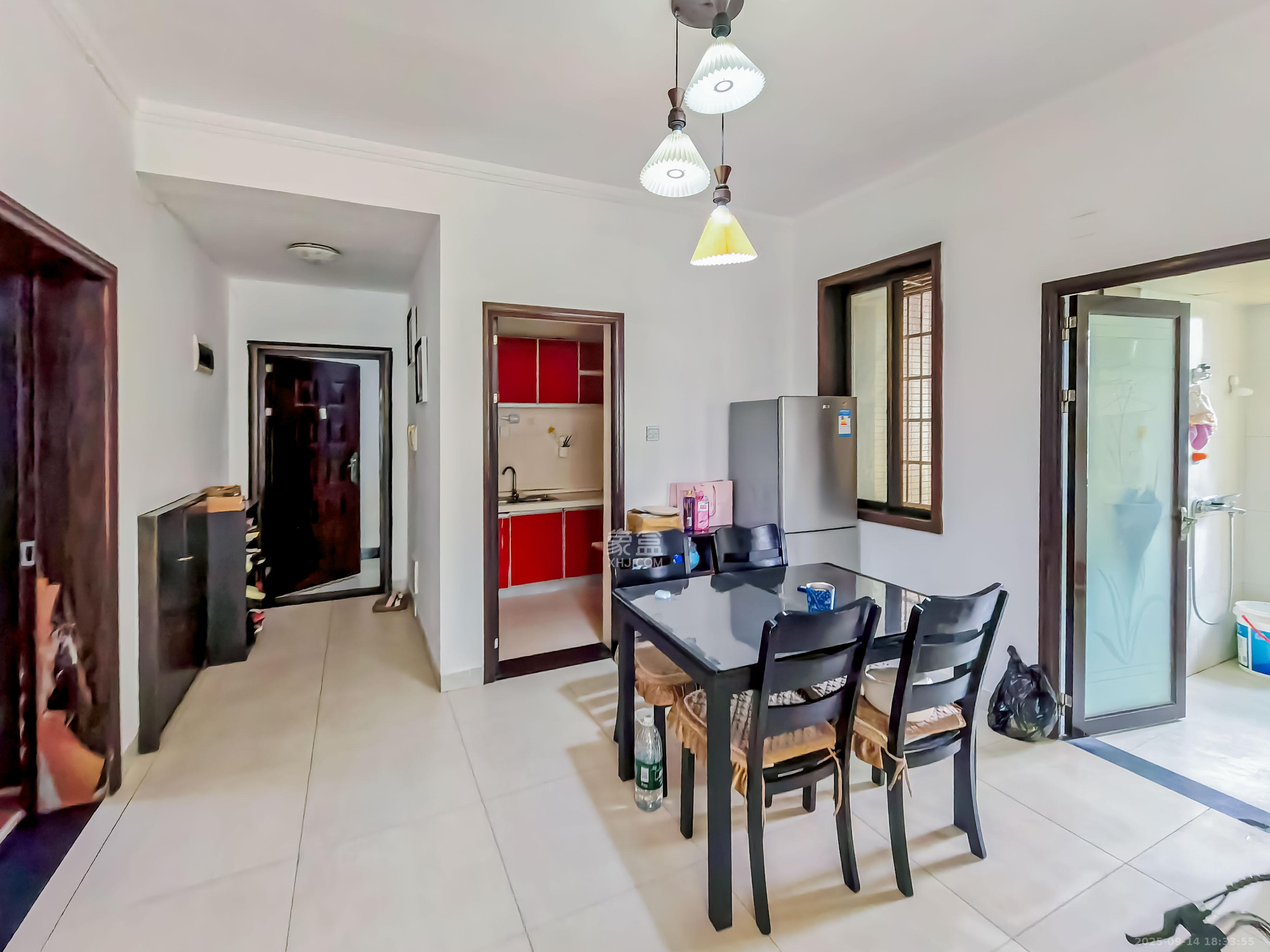 湘核佳苑  2室2厅1卫    62.0万 湘核佳苑  2室2厅1卫    62.0万客厅