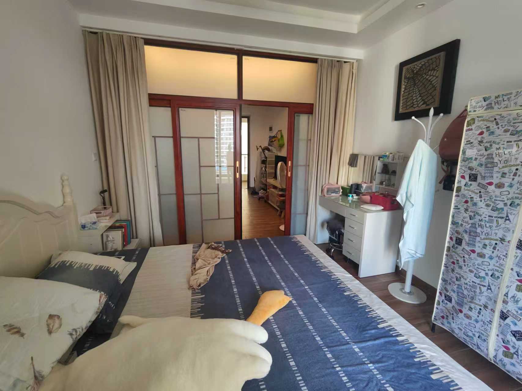 远大购物广场 1室1厅1卫 90.0万 远大购物广场 1室1厅1卫 90.0万卧室