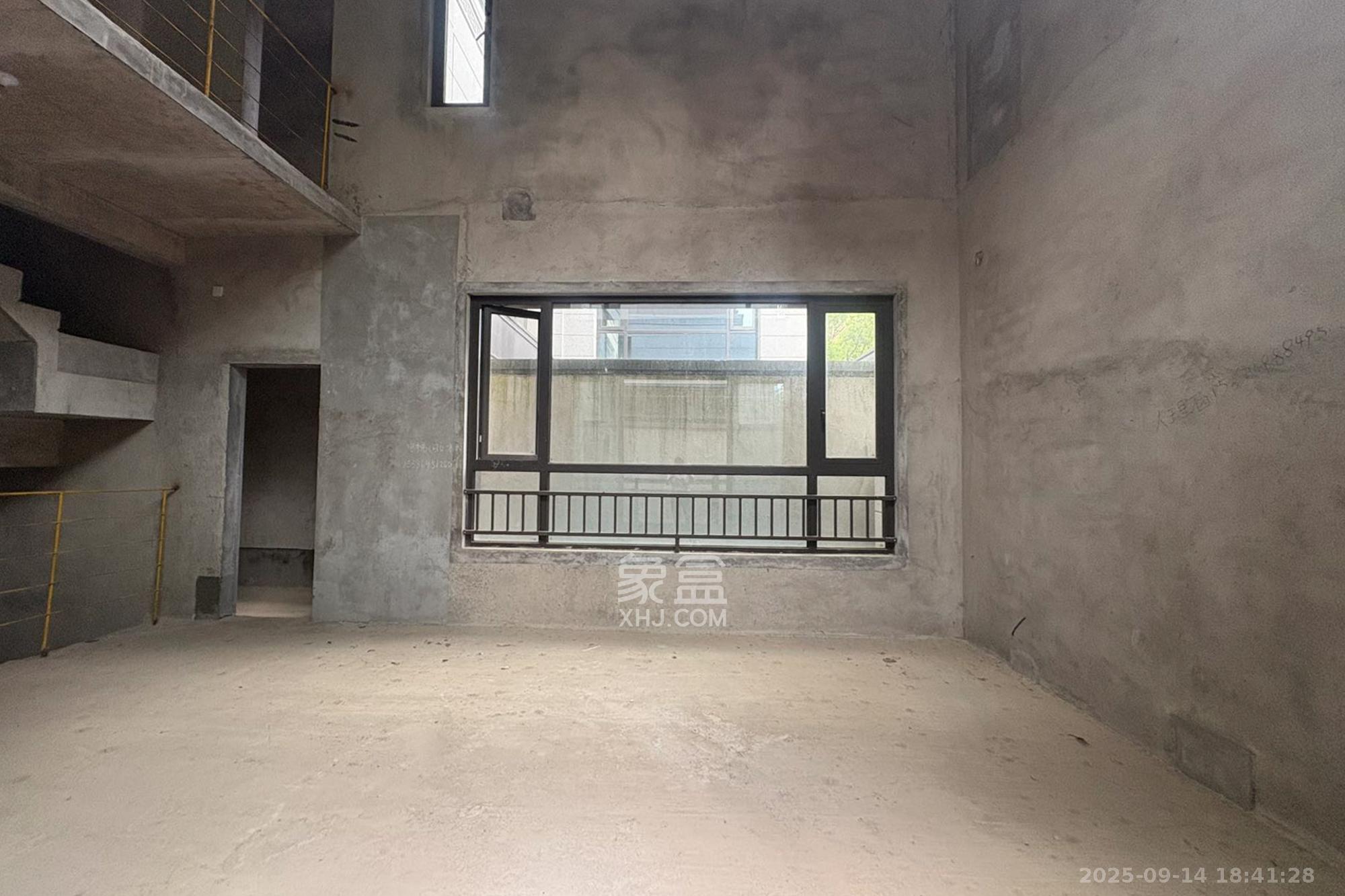 长沙院子  5室2厅3卫    198.0万 长沙院子  5室2厅3卫    198.0万