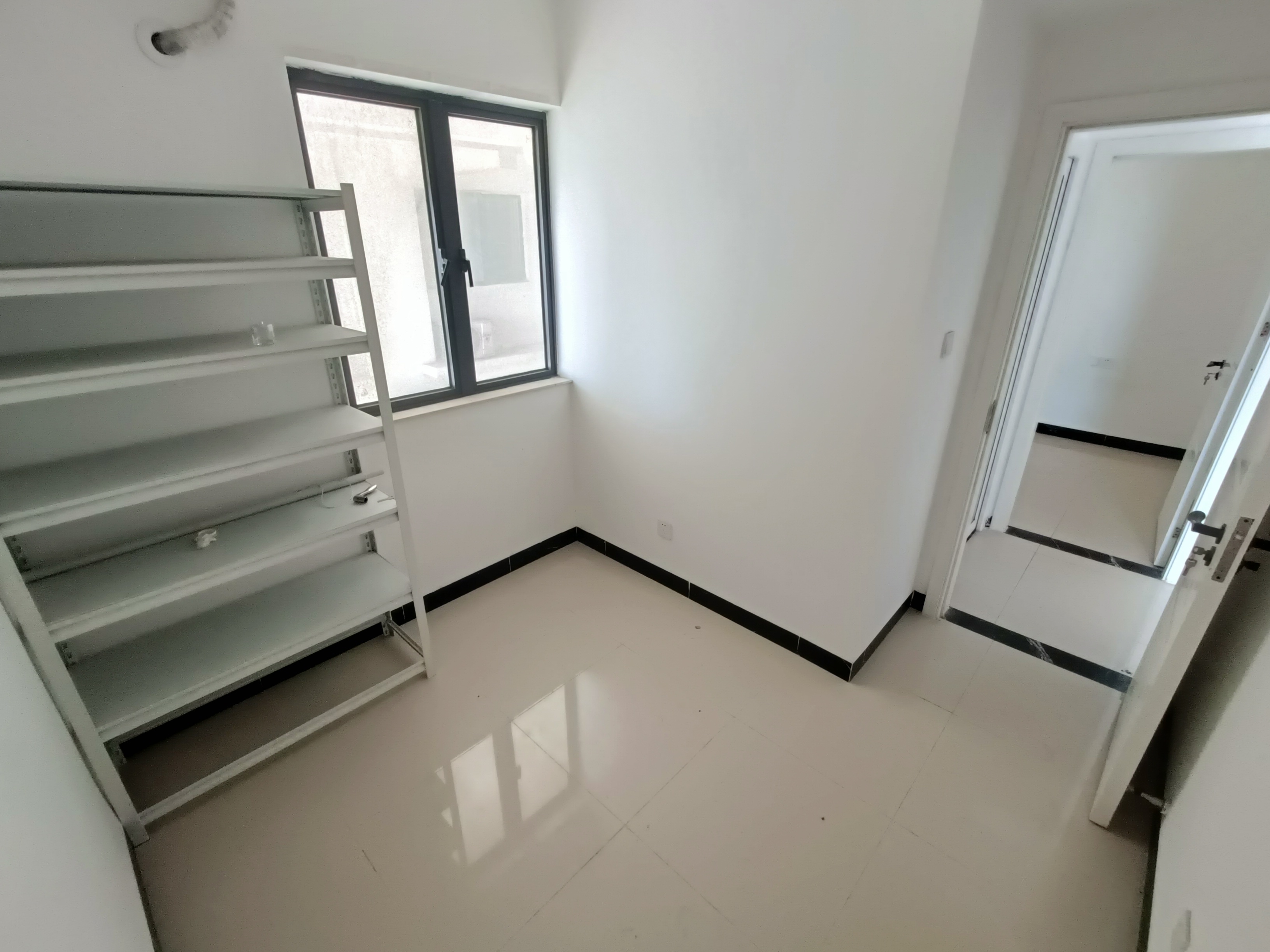 华盛国际公寓  2室0厅0卫    90.0万 华盛国际公寓  2室0厅0卫    90.0万客厅