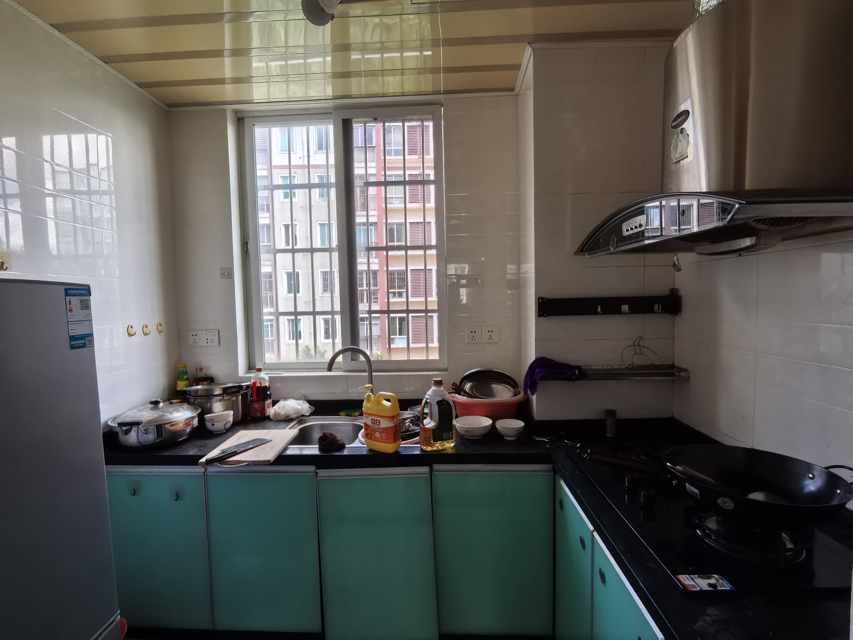 天上人间 3室2厅1卫 2600.0元/月 天上人间 3室2厅1卫 2600.0元/月室内图