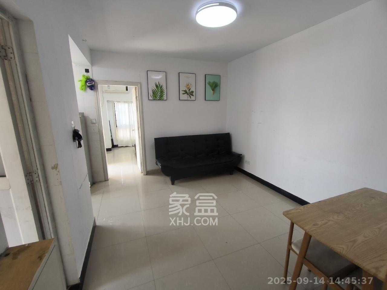 山水庭院 1室1厅1卫 1350.0元/月 山水庭院 1室1厅1卫 1350.0元/月室内图