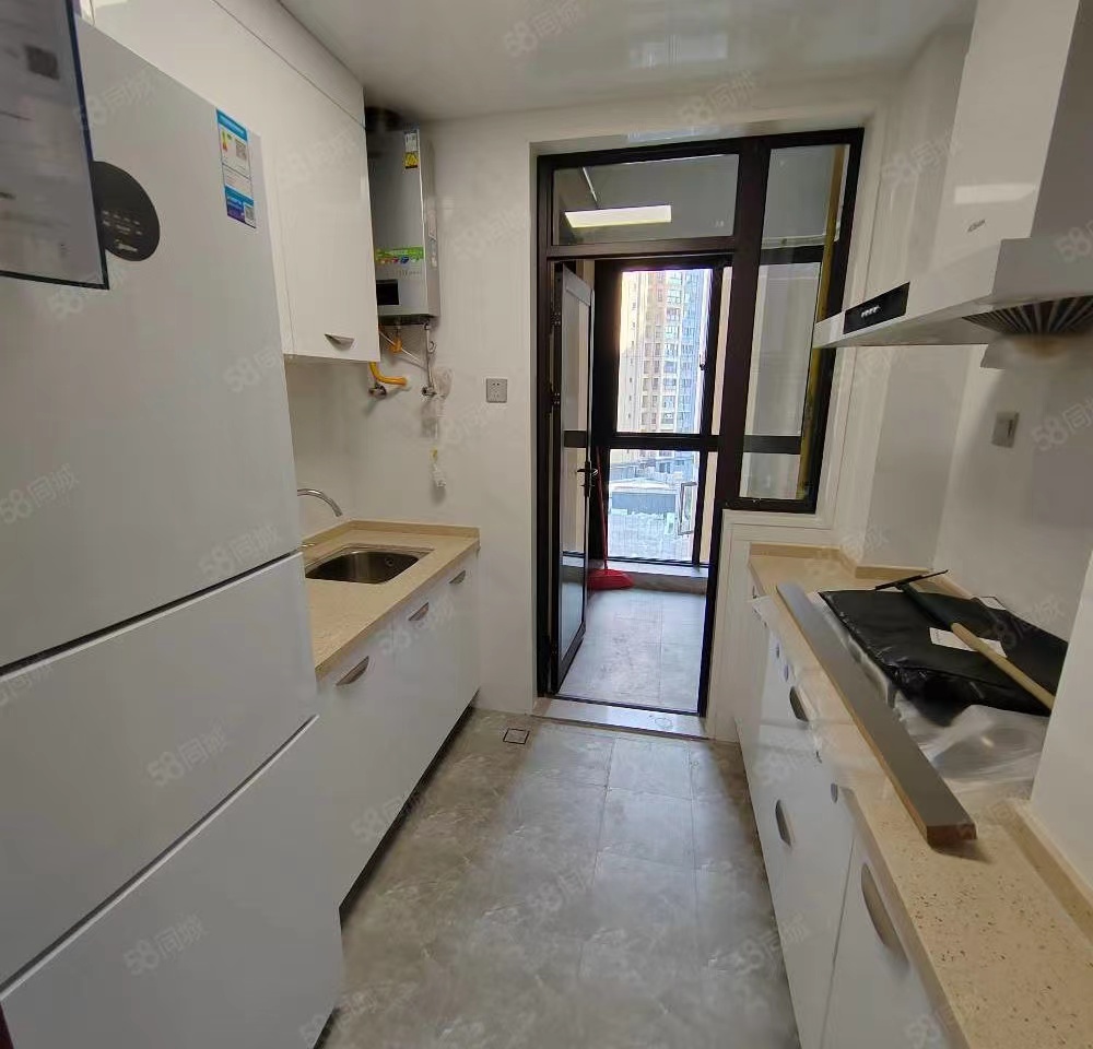 怡和湖城大境 3室2厅1卫 4300.0元/月 怡和湖城大境 3室2厅1卫 4300.0元/月室内图