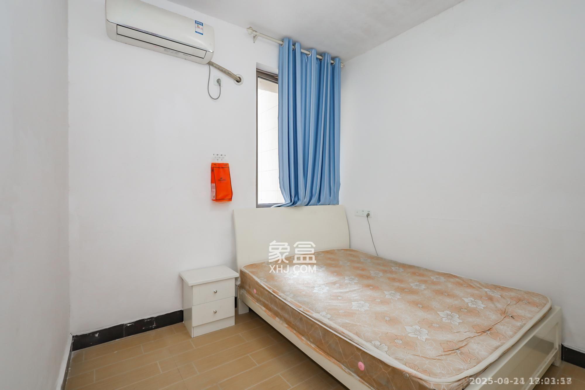 世茂铂翠湾二期  3室2厅1卫    2800.0元/月室内图