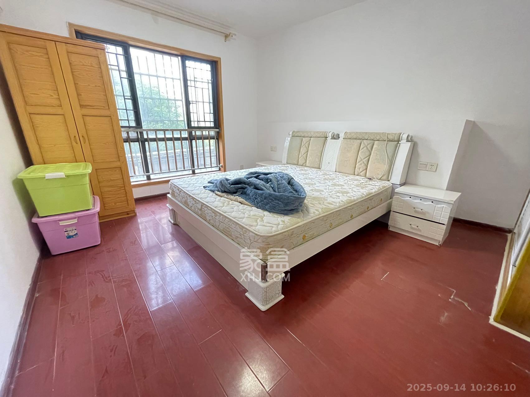 和庄  3室2厅2卫    2200.0元/月室内图