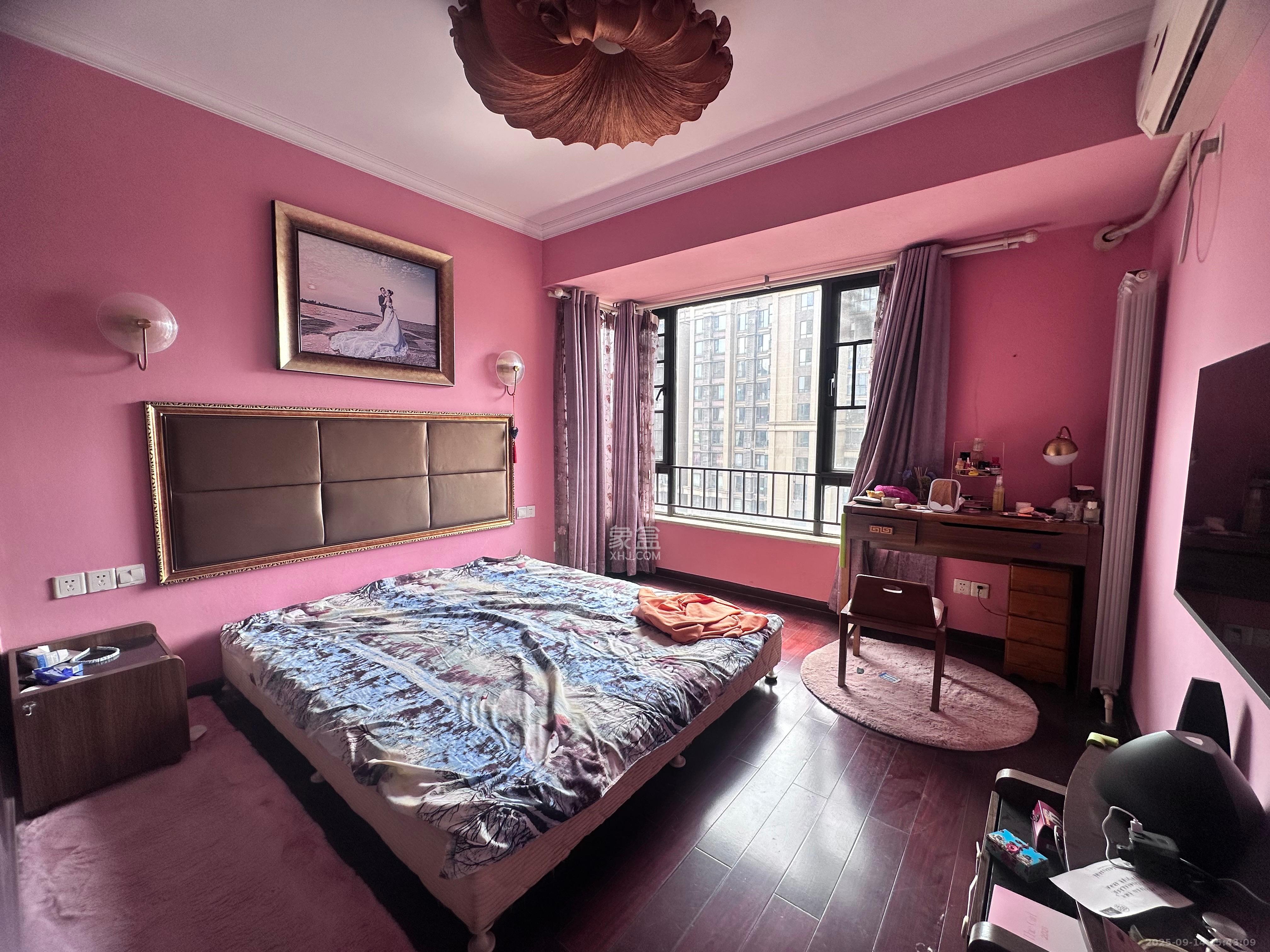 中海国际一期  3室2厅2卫    2400.0元/月 中海国际一期  3室2厅2卫    2400.0元/月室内图