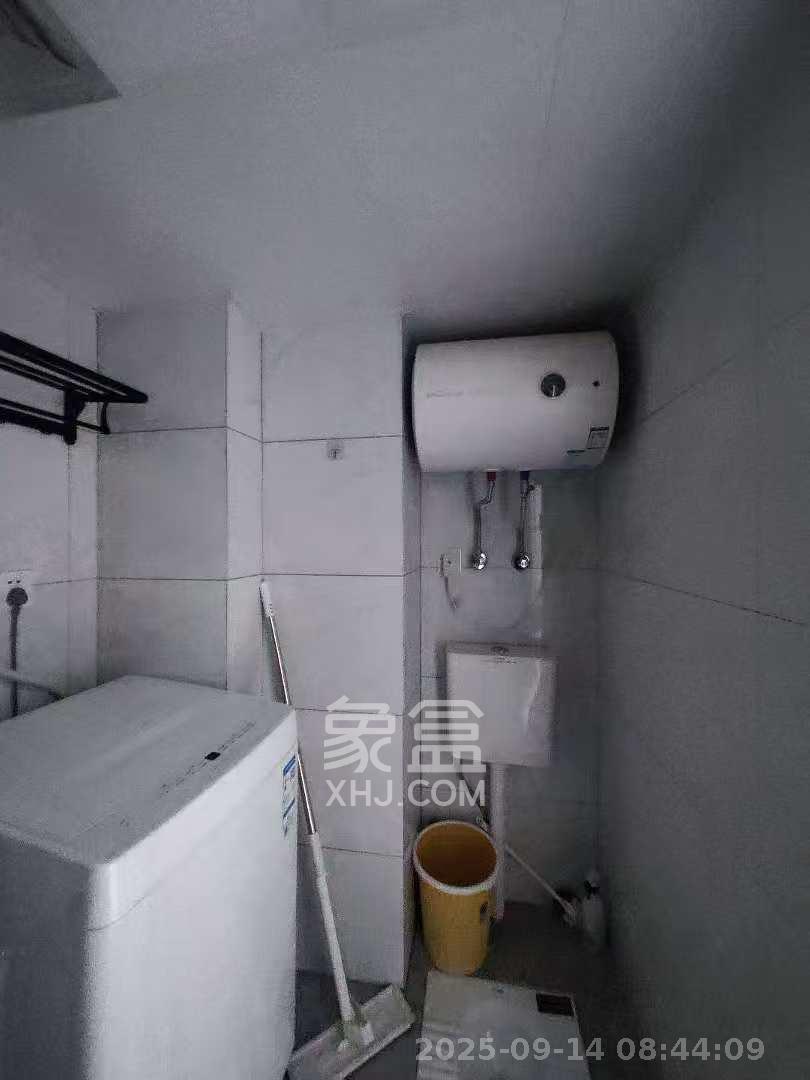 天麓轻奢国际 2室1厅1卫 1800.0元/月 天麓轻奢国际 2室1厅1卫 1800.0元/月室内图