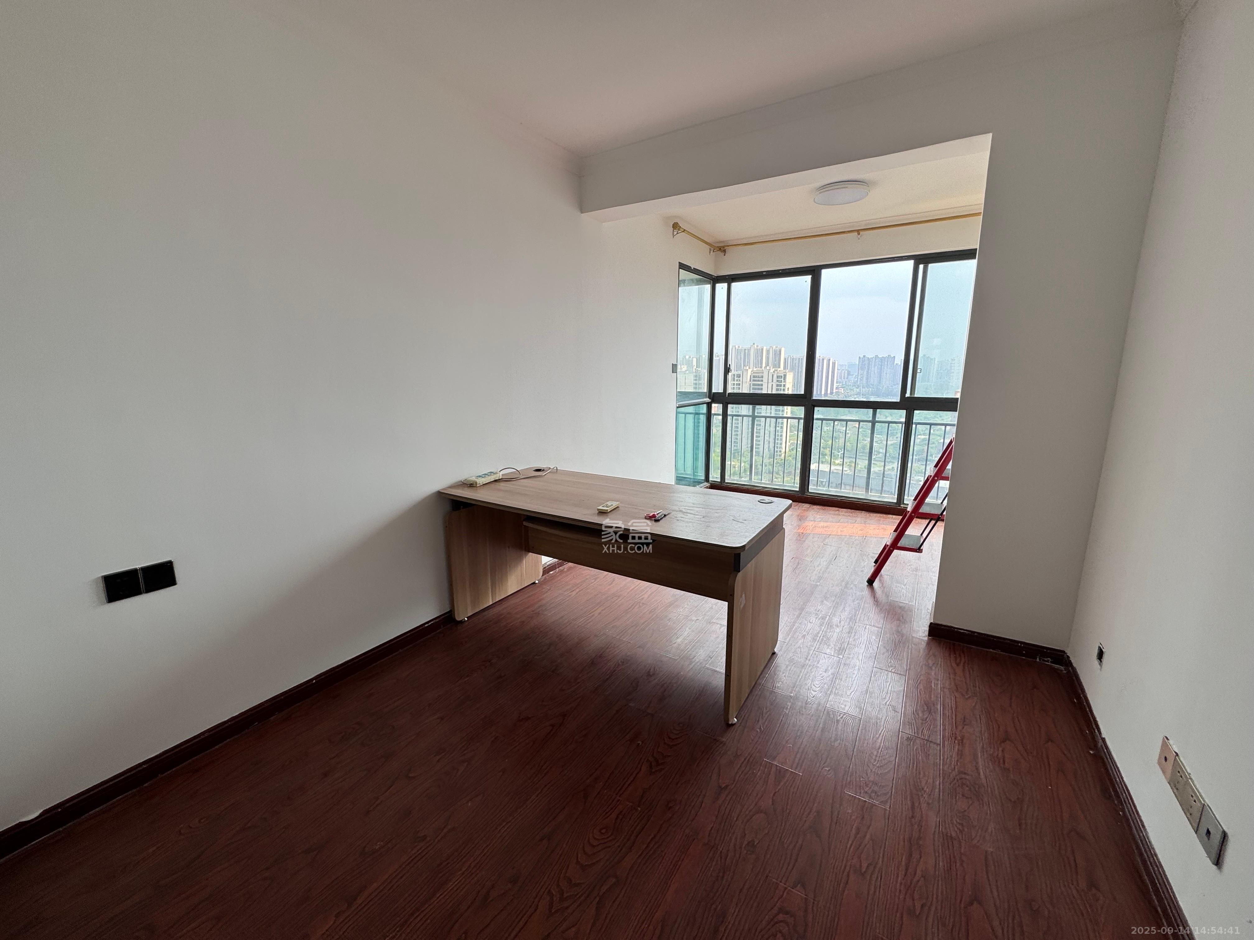 万国城(当代满庭春MOMA)一期 1室2厅2卫 2500.0元/月 万国城(当代满庭春MOMA)一期 1室2厅2卫 2500.0元/月室内图