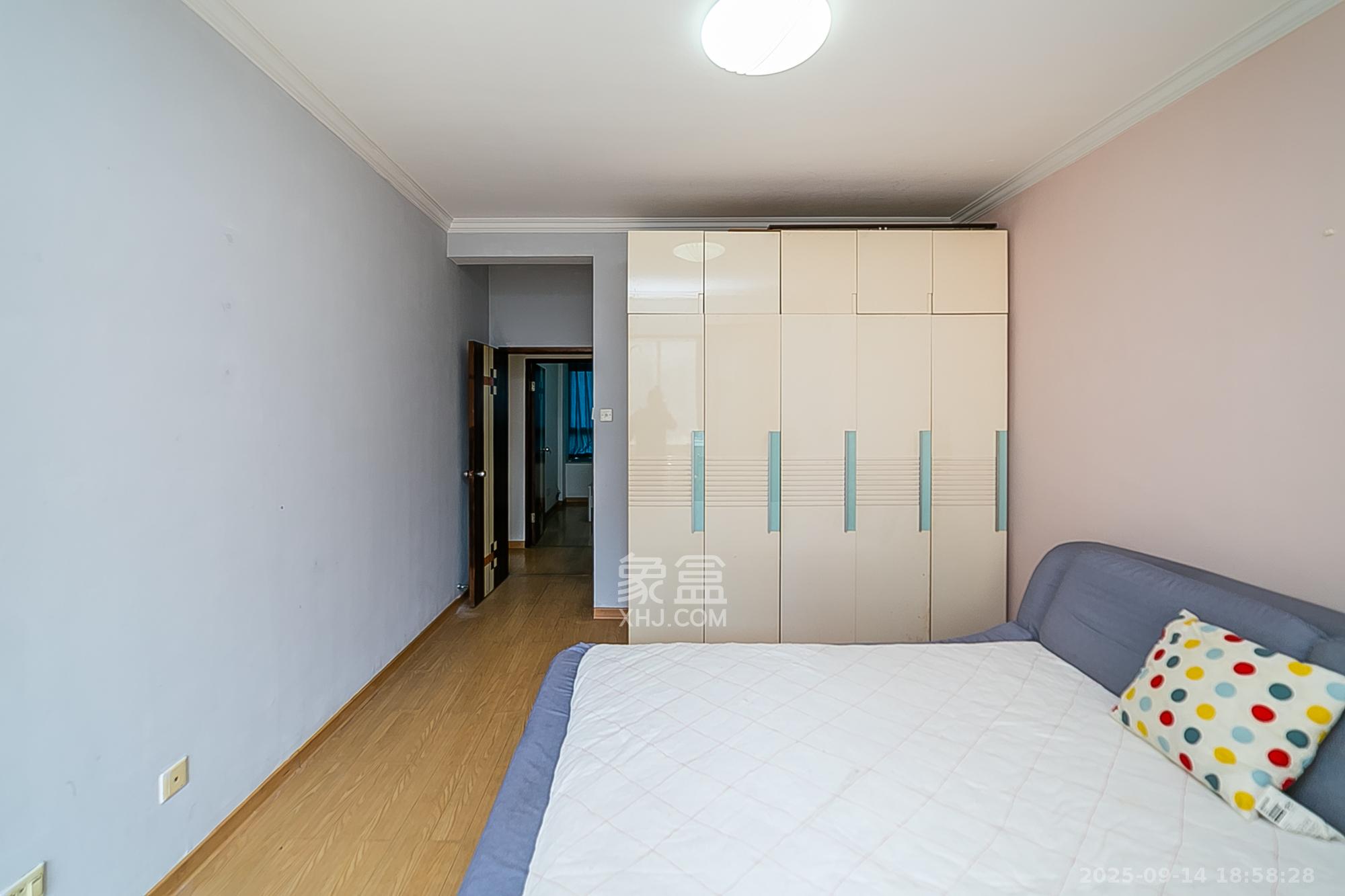 欧园  3室2厅1卫    92.0万 欧园  3室2厅1卫    92.0万卧室