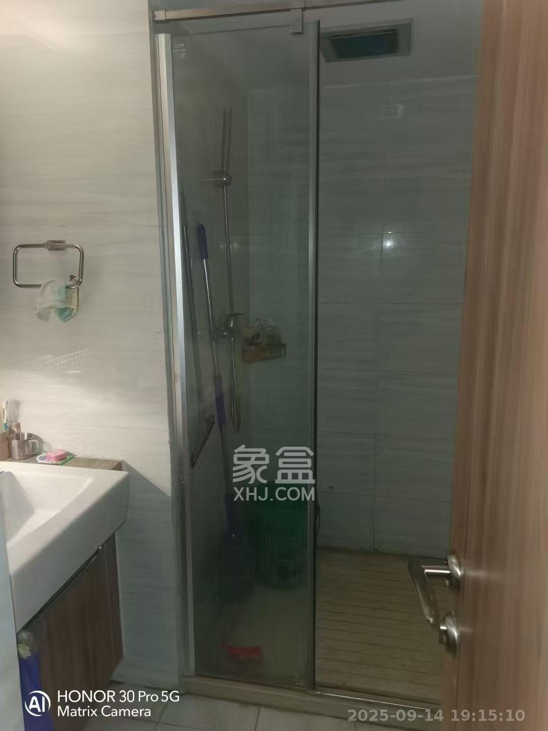 奥林匹克花园贡院三期 1室1厅1卫 1400.0元/月 奥林匹克花园贡院三期 1室1厅1卫 1400.0元/月室内图