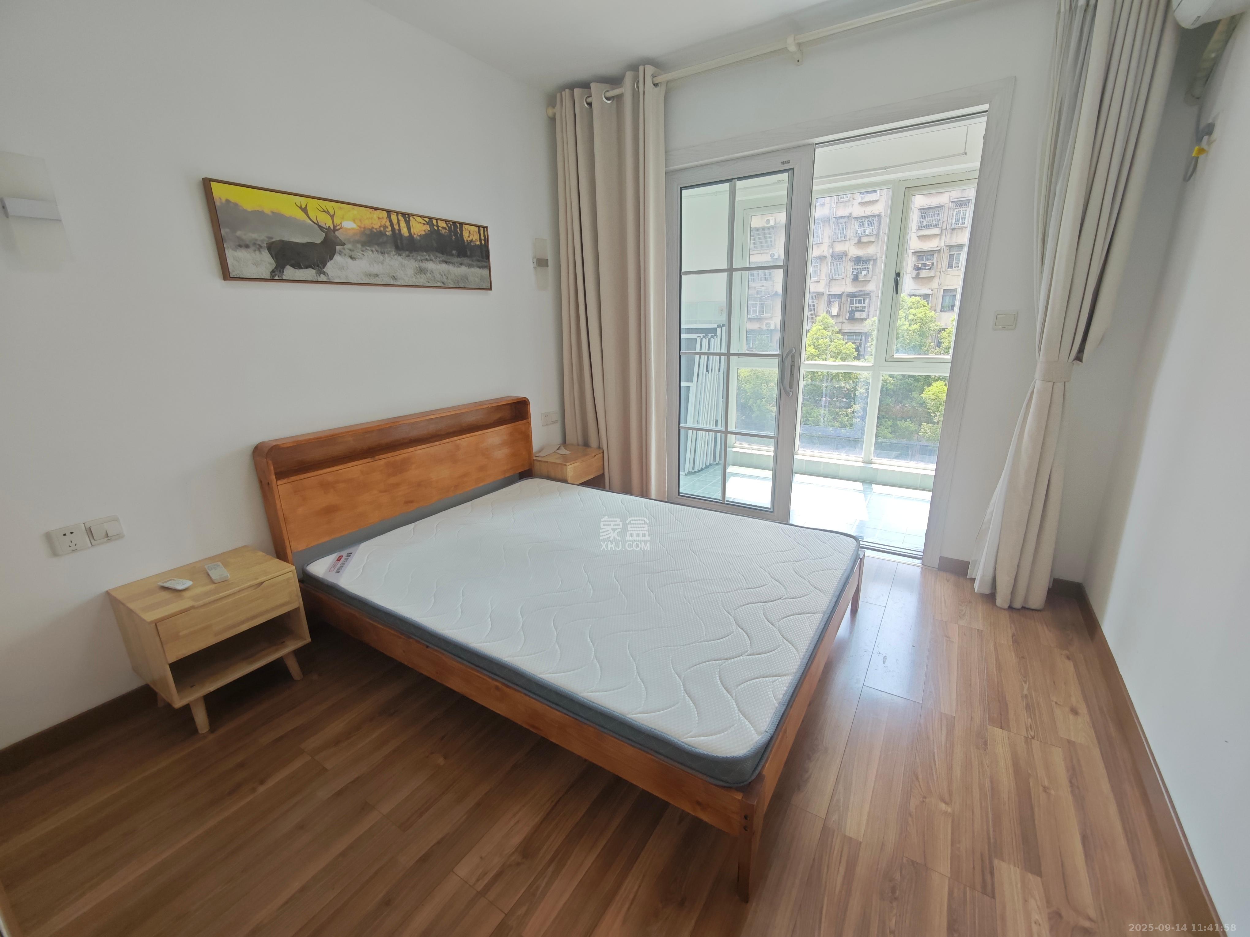 荣盛花语书苑  3室2厅1卫    2900.0元/月室内图