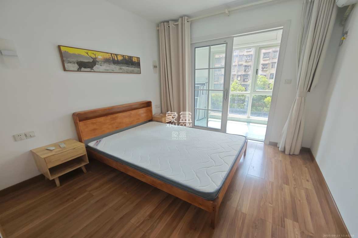 荣盛花语书苑 3室2厅1卫 2900.0元/月 荣盛花语书苑 3室2厅1卫 2900.0元/月室内图