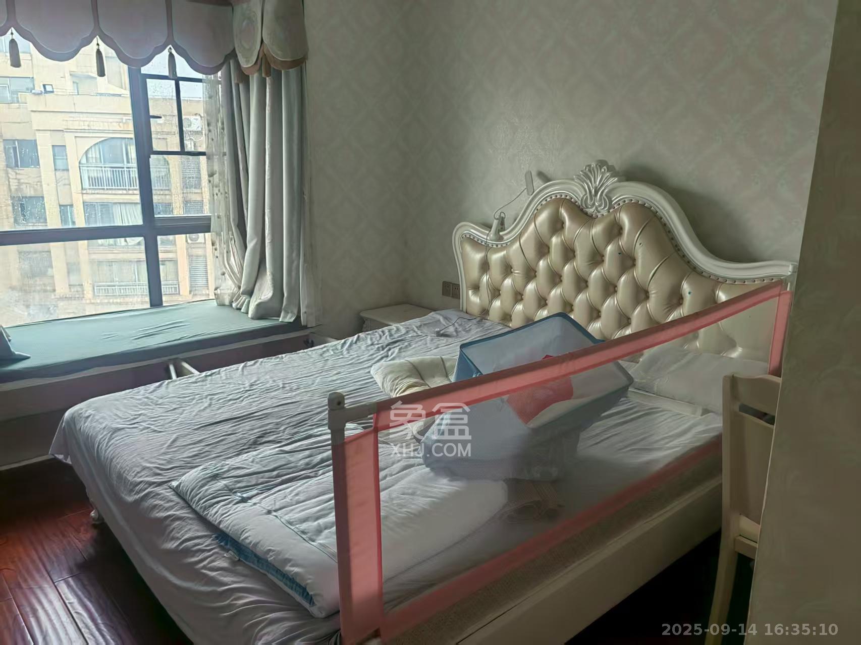 秀峰景园（领秀峰）  3室2厅1卫    2000.0元/月室内图