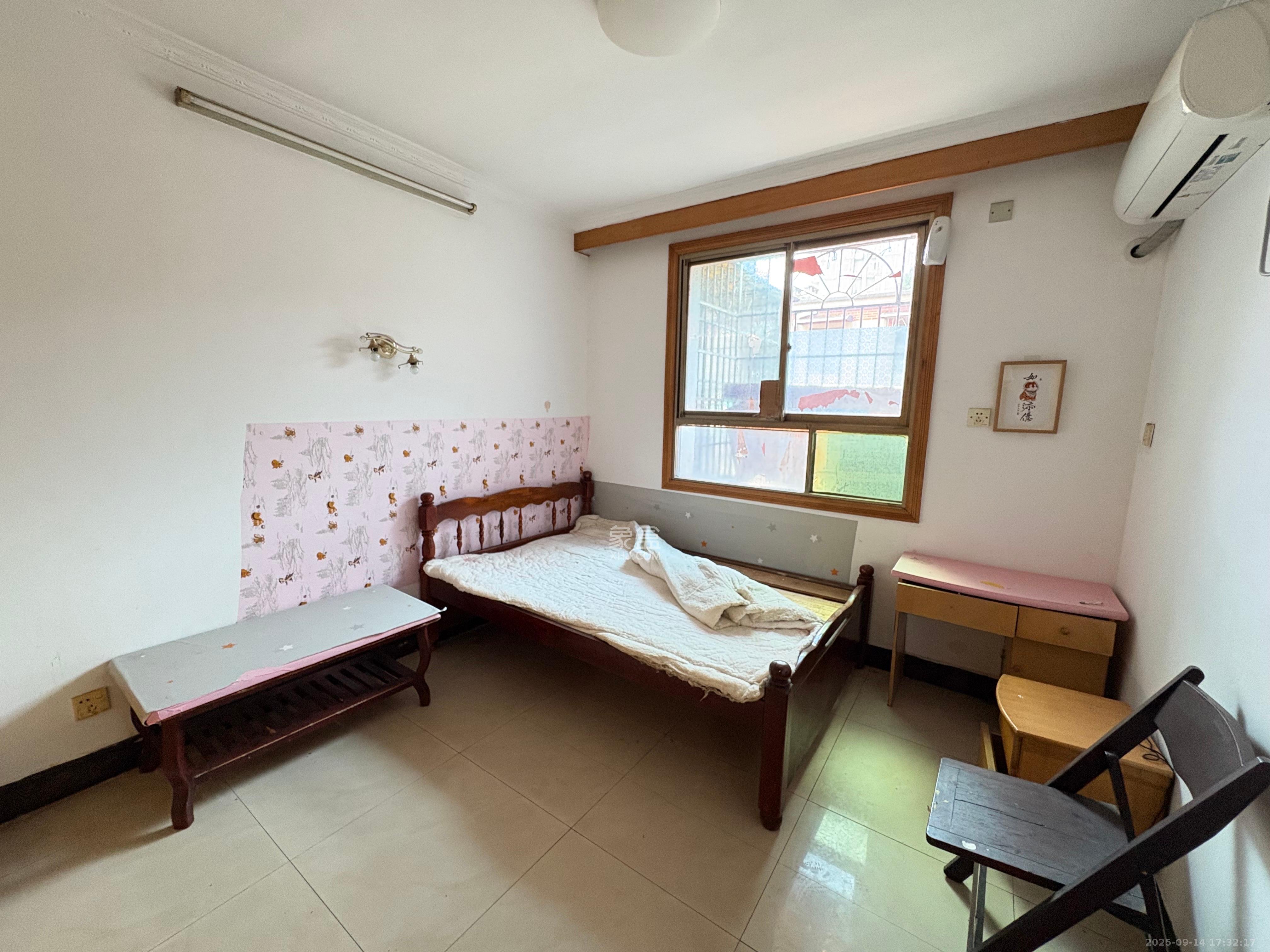 府后街散盘 3室1厅1卫 1500.0元/月 府后街散盘 3室1厅1卫 1500.0元/月室内图