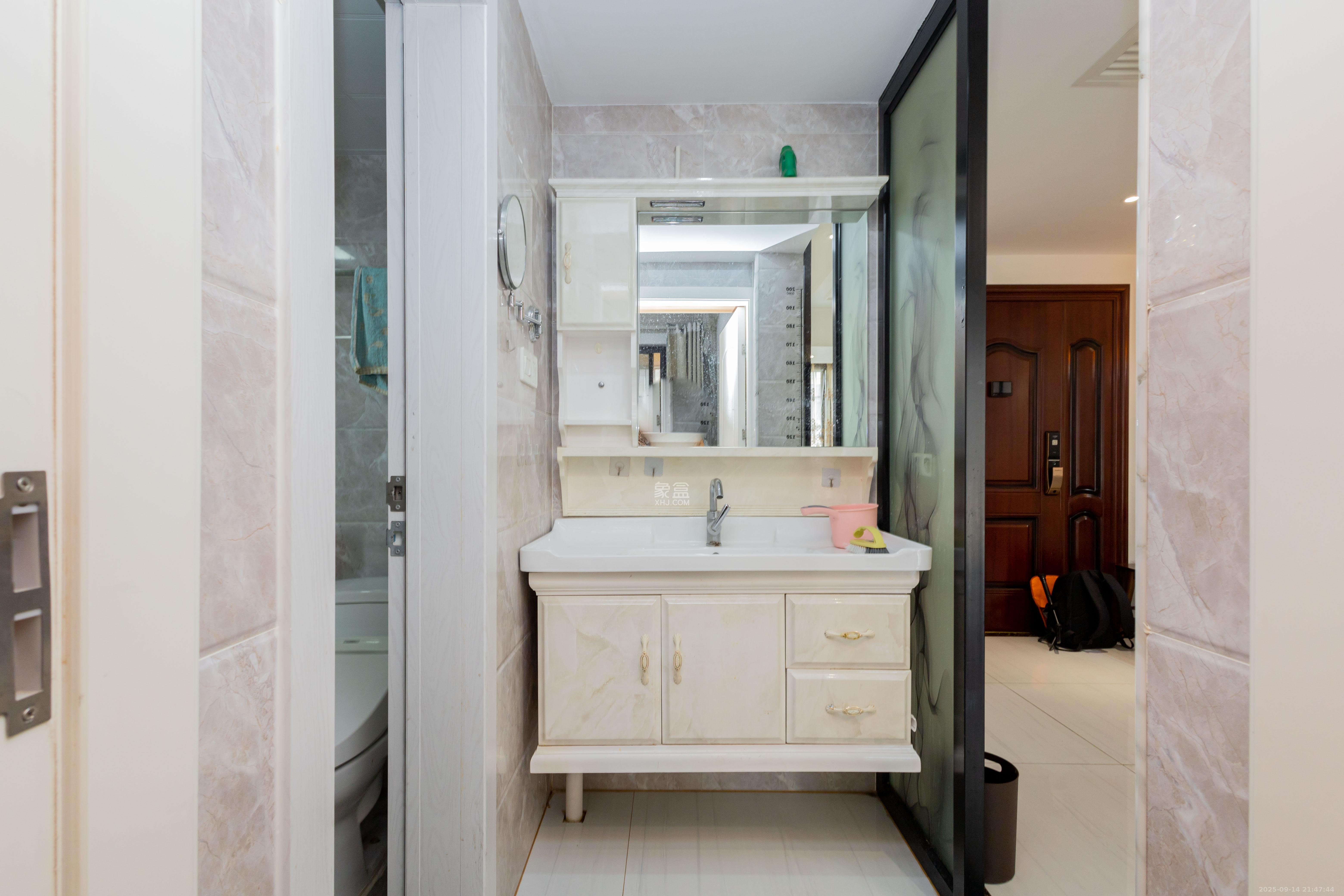 东方美地  3室2厅1卫    69.8万 东方美地  3室2厅1卫    69.8万卫生间