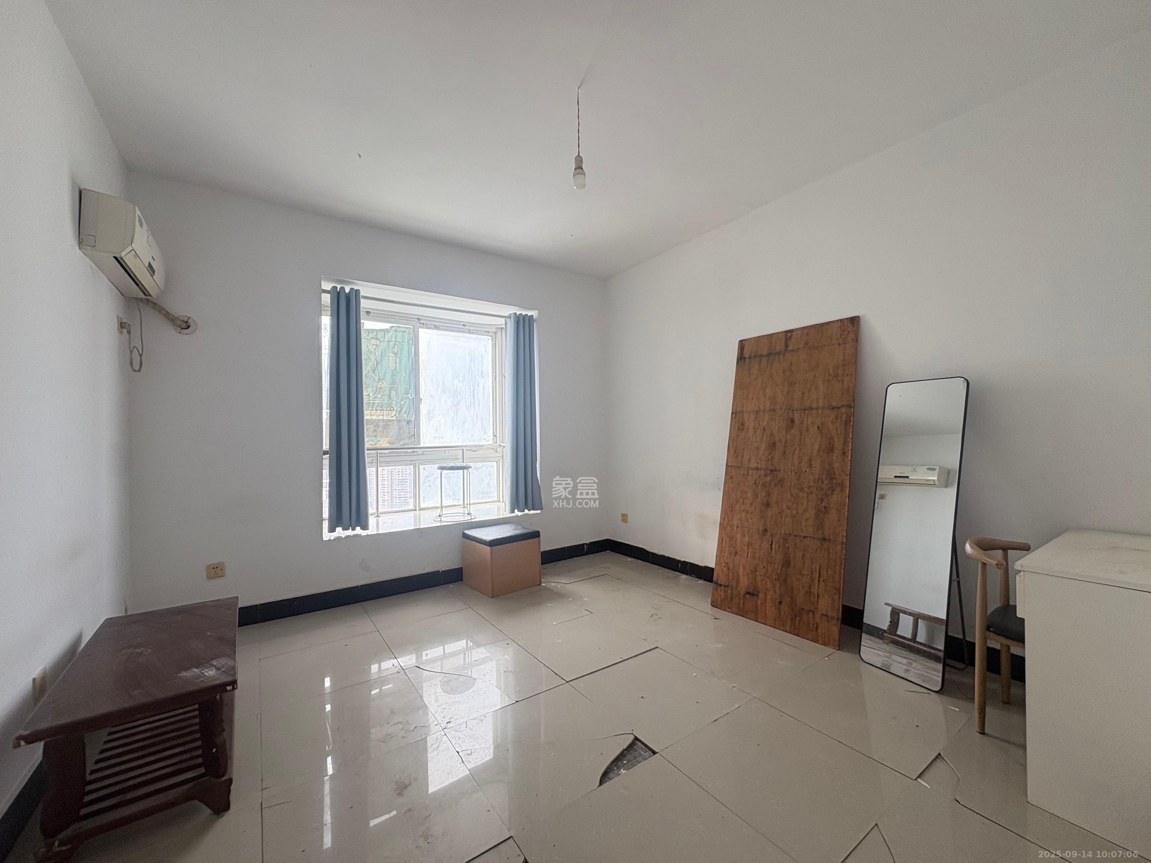 星沙教师公寓  3室2厅2卫    1600.0元/月 星沙教师公寓  3室2厅2卫    1600.0元/月室内图